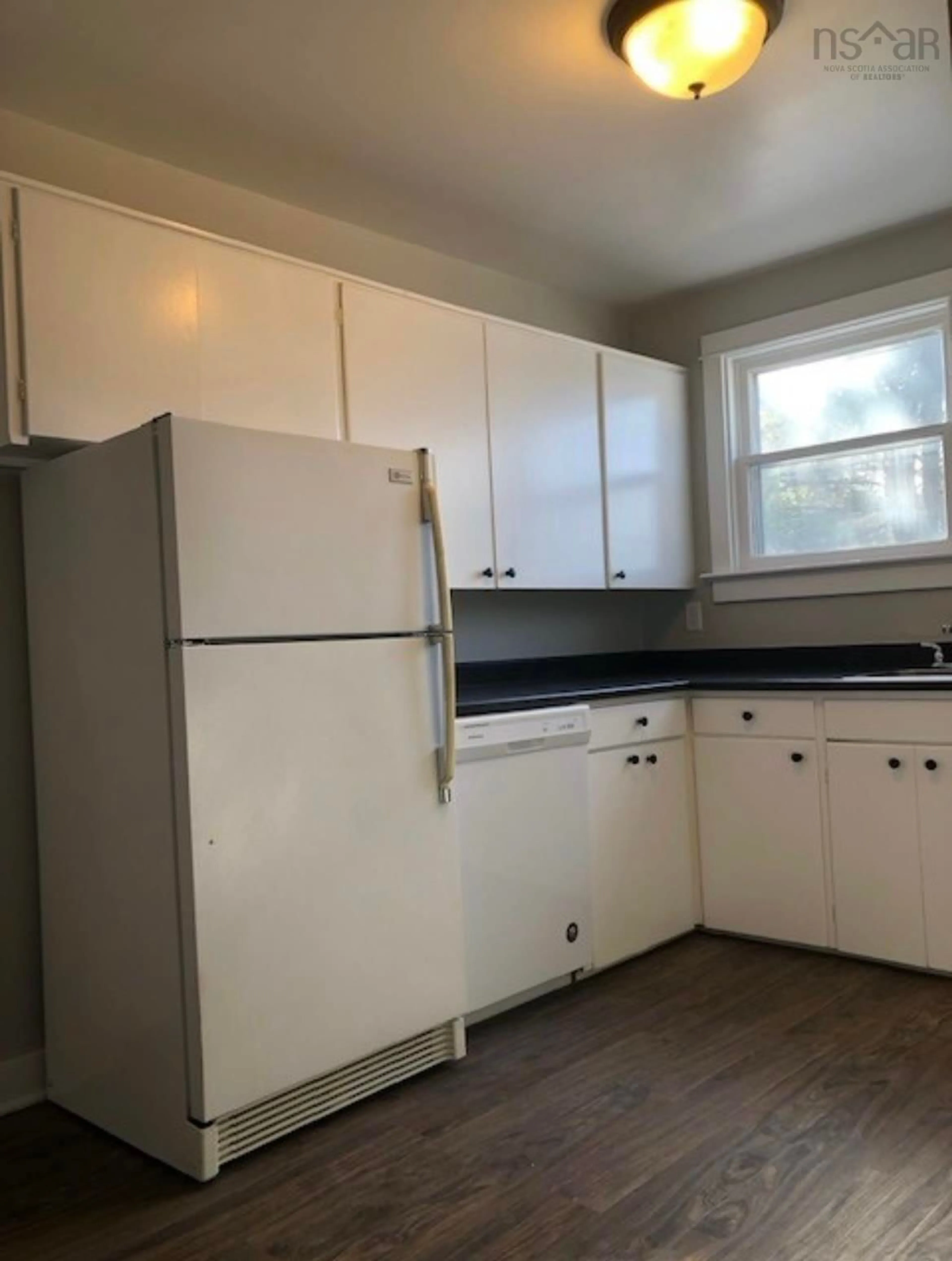 Standard kitchen, wood/laminate floor for 6 Mclean St, Truro Nova Scotia B2N 4W1