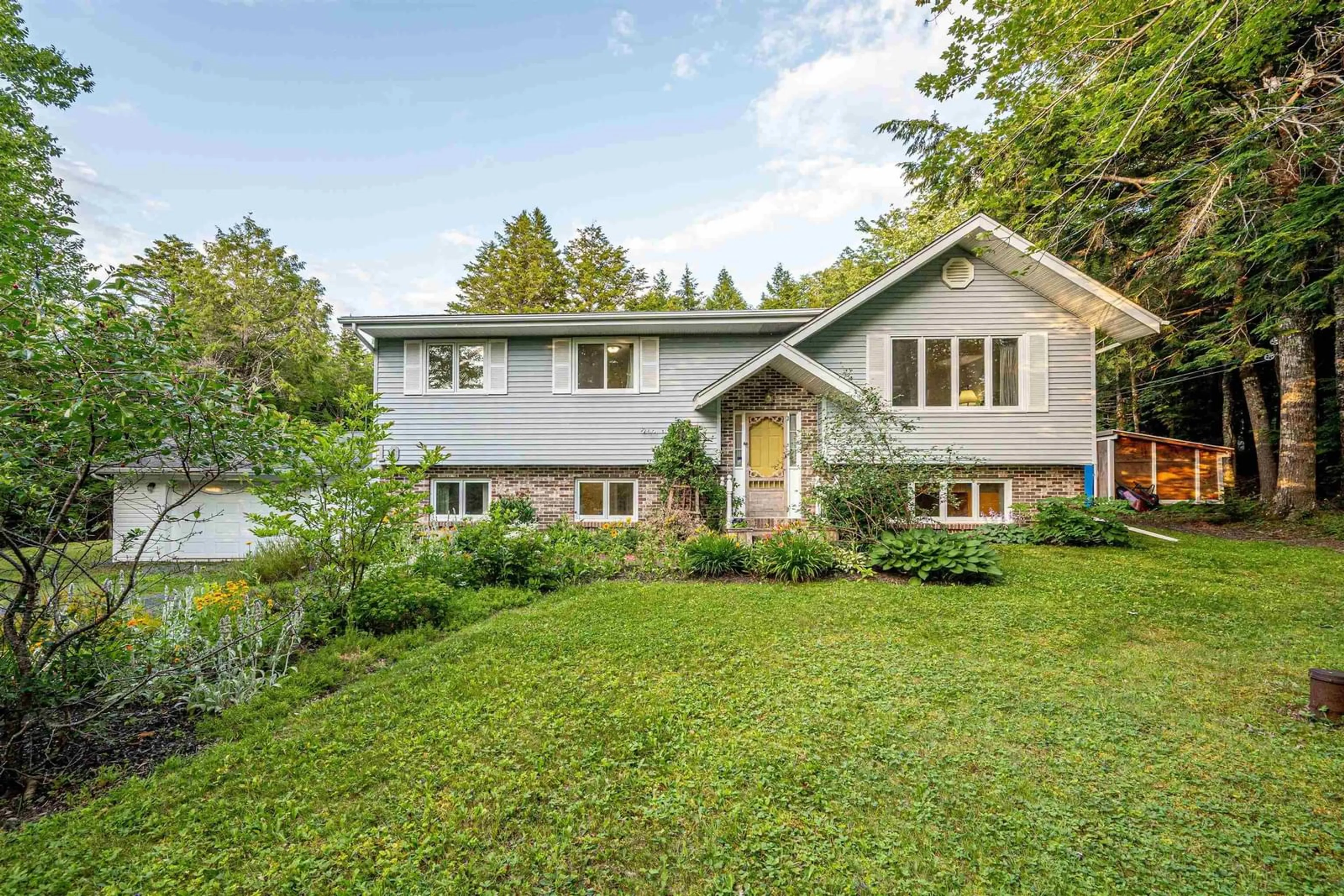 Unknown for 10 Elmwood Crt, Sackville Nova Scotia B4E 3B1
