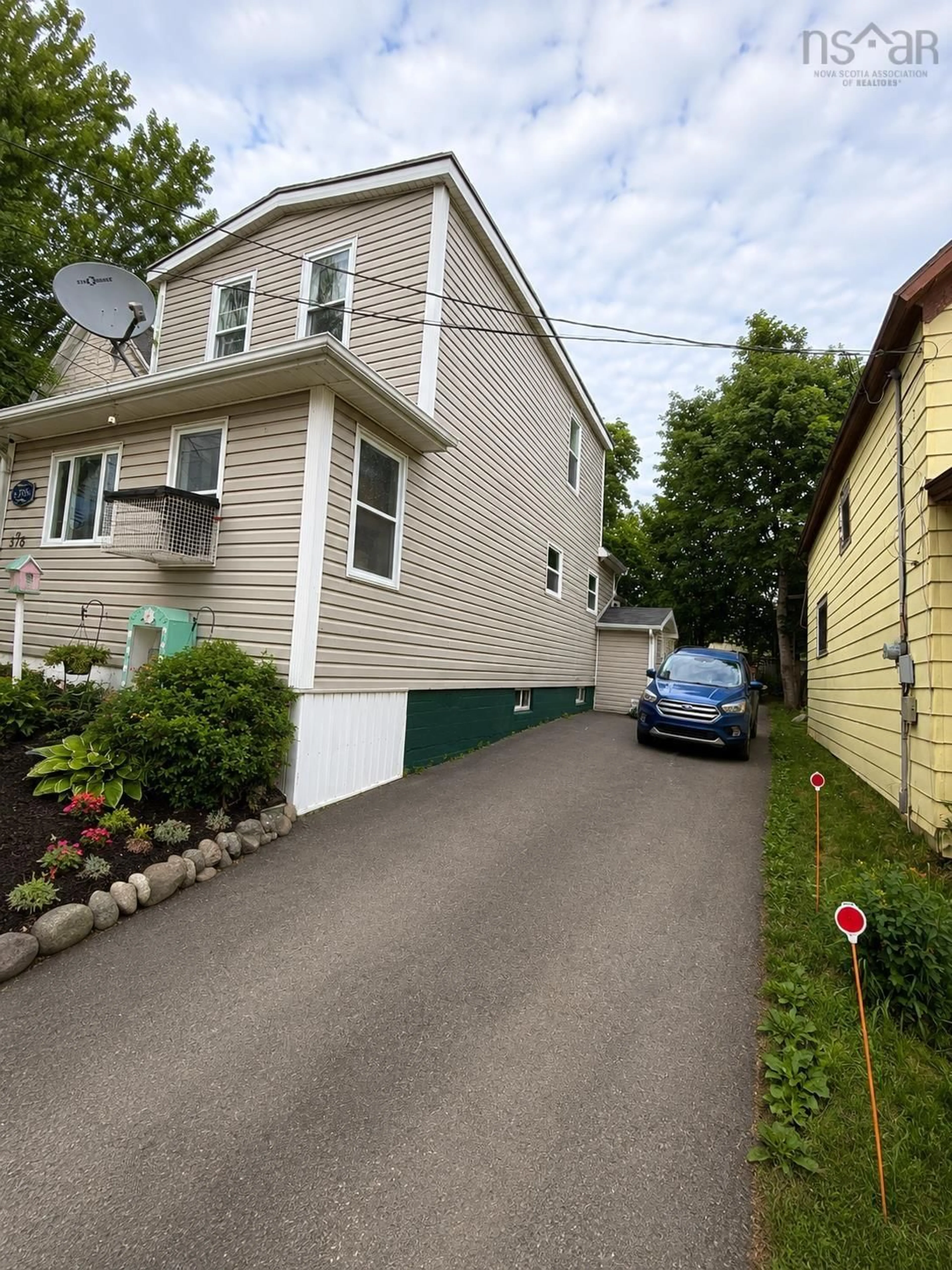 A pic from outside/outdoor area/front of a property/back of a property/a pic from drone, street for 376 Townsend St, Sydney Nova Scotia B1P 5G4