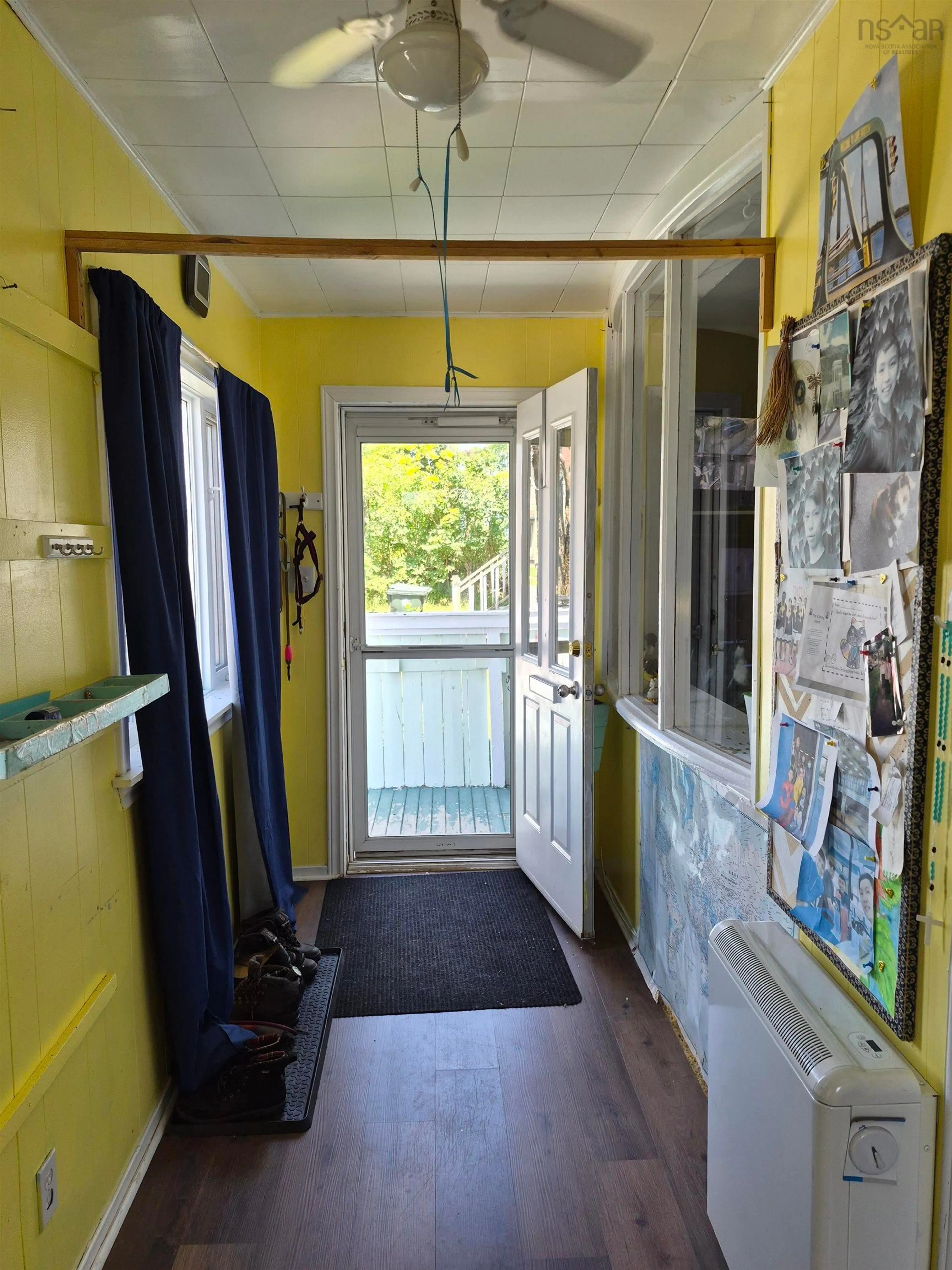 Indoor entryway for 376 Townsend St, Sydney Nova Scotia B1P 5G4