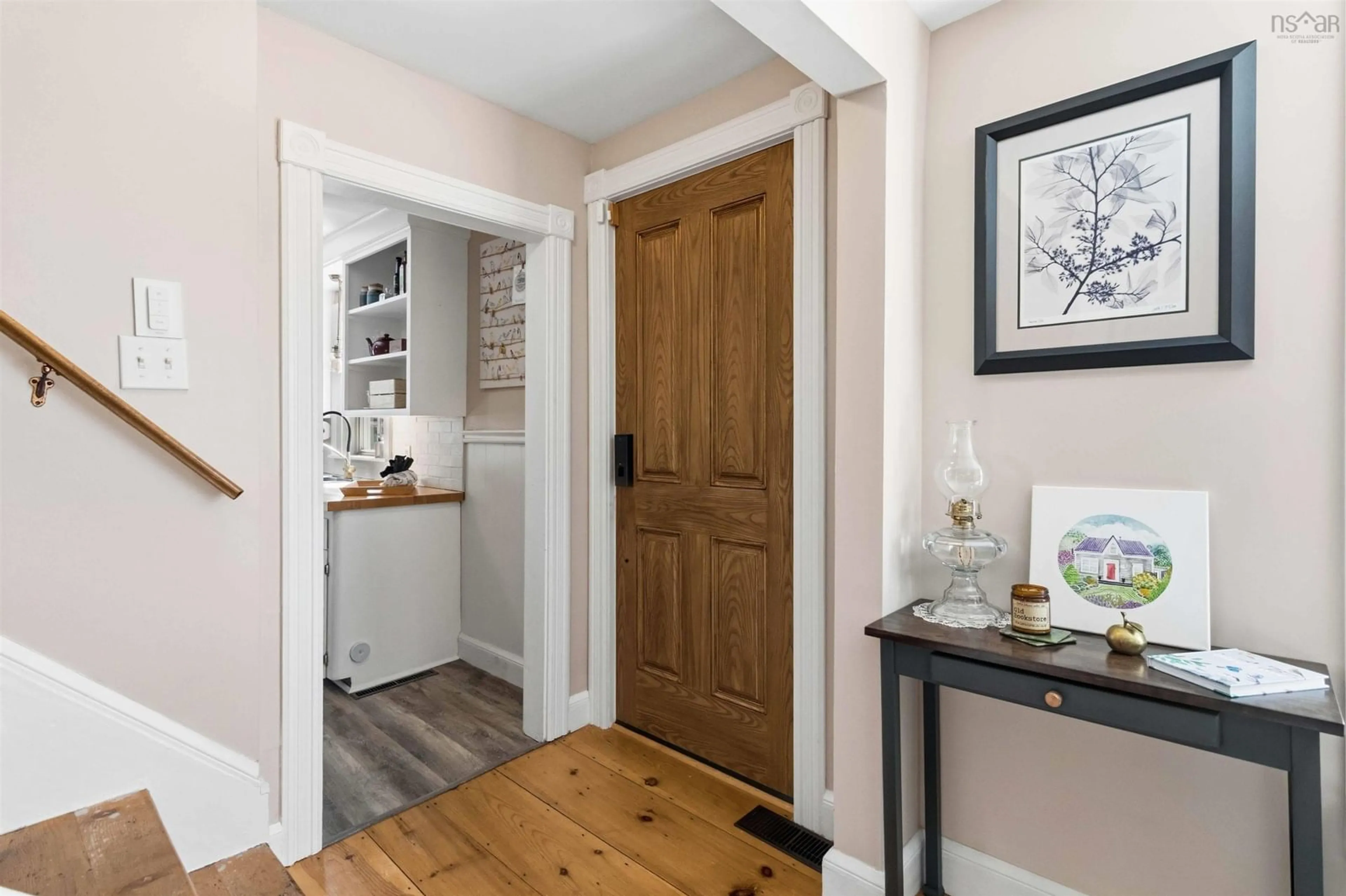 Indoor entryway for 11460 Highway 3, Centre Nova Scotia B0J 2C0