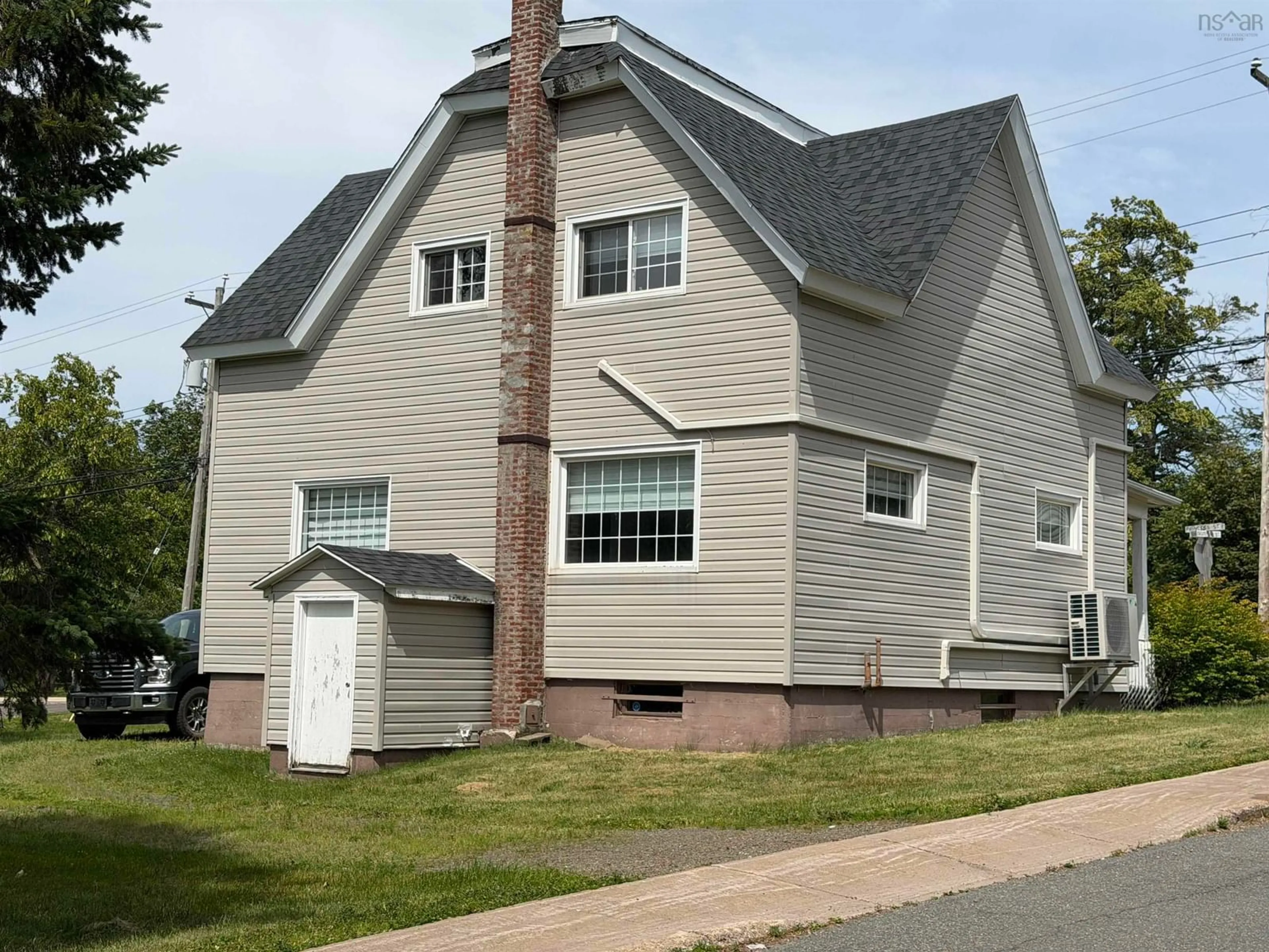 Home with vinyl exterior material, street for 9 Princess St, Springhill Nova Scotia B0M 1E0