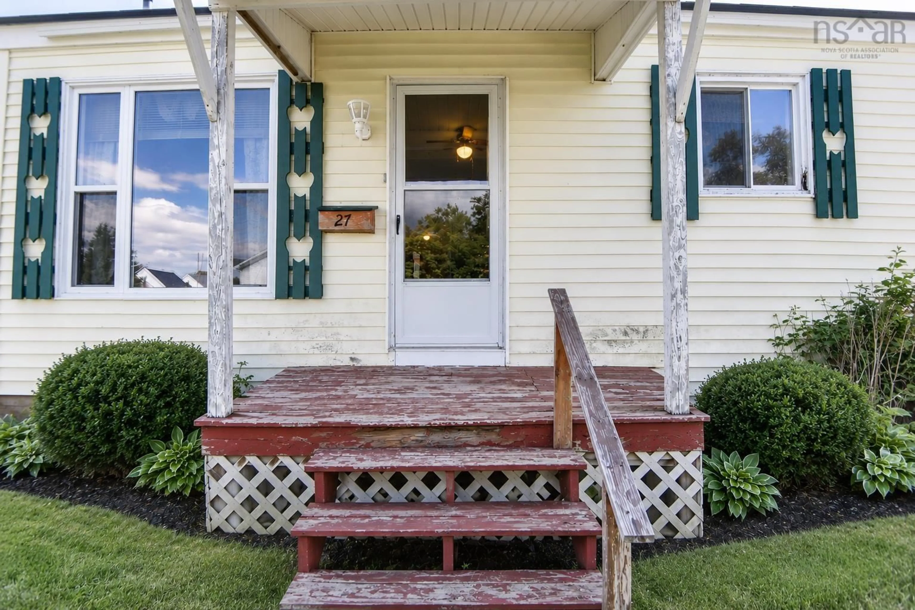 Home with vinyl exterior material, street for 27 Highland Dr, New Glasgow Nova Scotia B2H 4C3