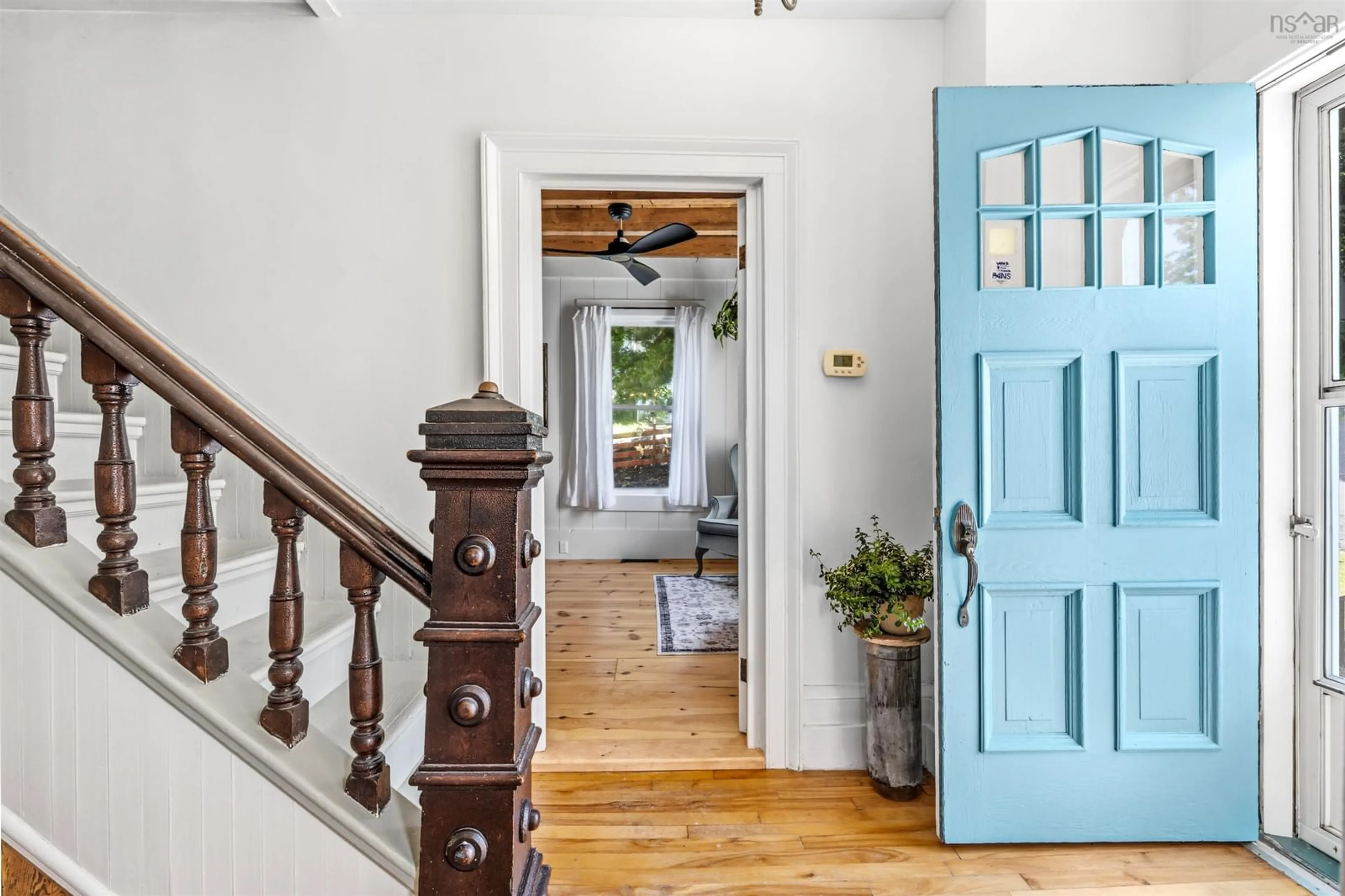 Indoor entryway for 94 King St, Lunenburg Nova Scotia B0J 2C0