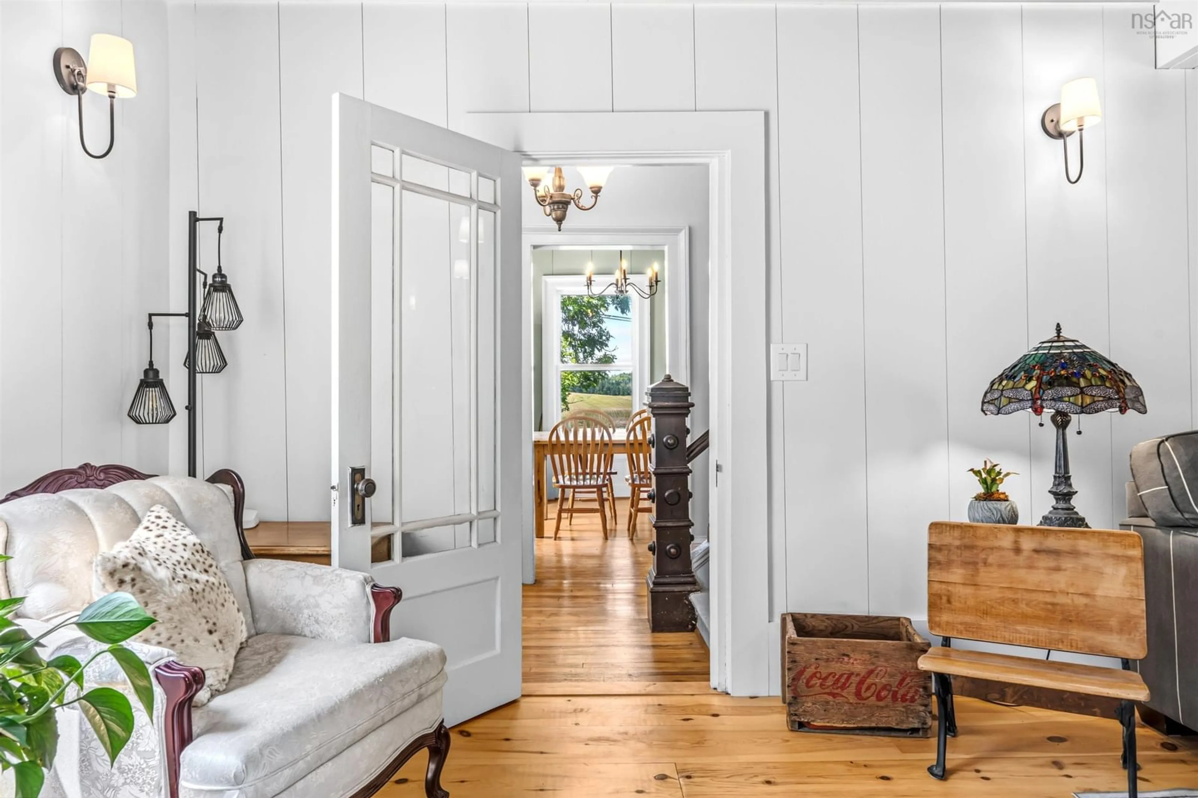 Indoor entryway for 94 King St, Lunenburg Nova Scotia B0J 2C0