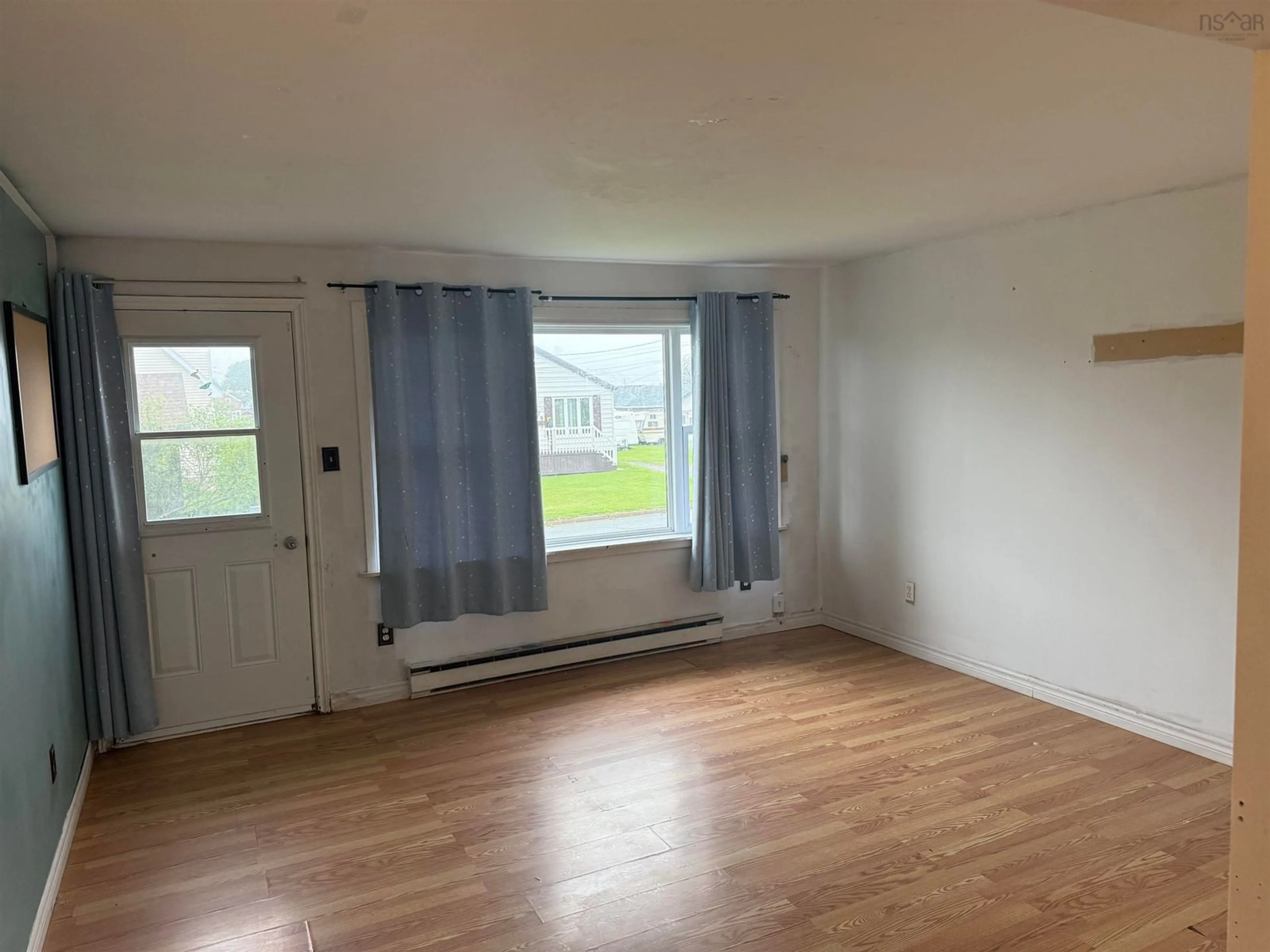 A pic of a room for 384 Fourteenth St, New Waterford Nova Scotia B1H 4V8