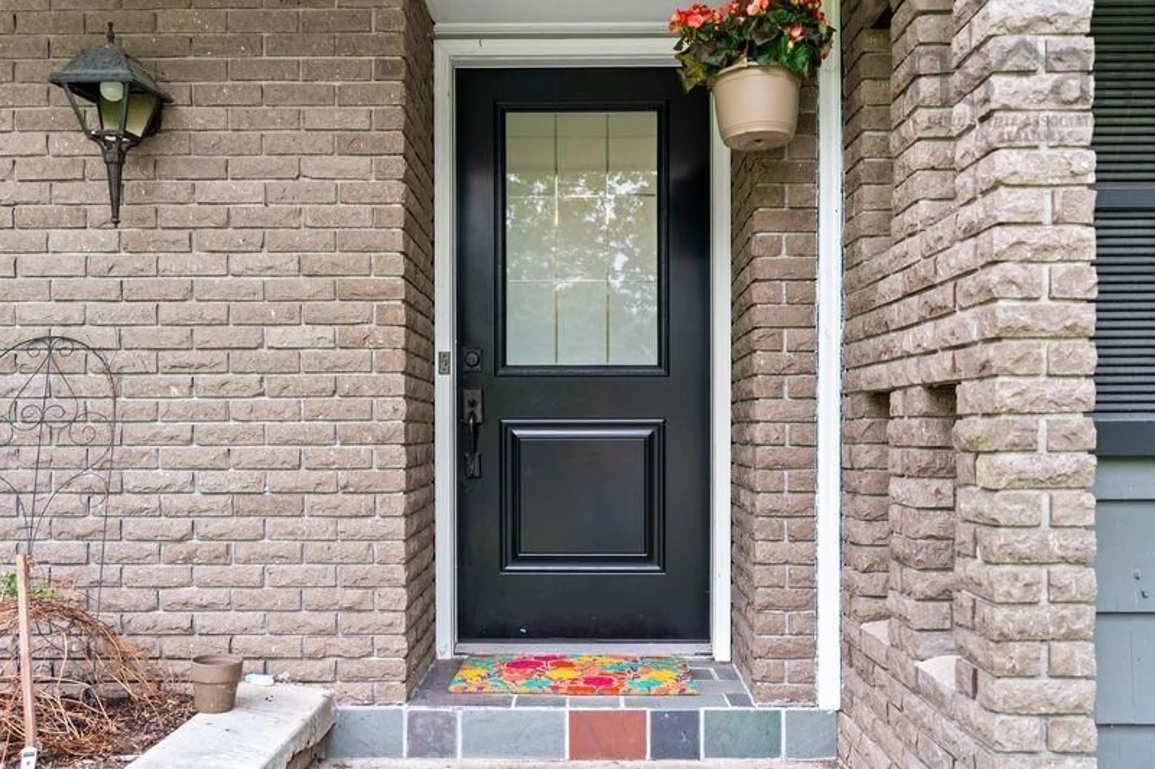 Indoor entryway for 77 Fletcher Dr, Fall River Nova Scotia B2T 1J2