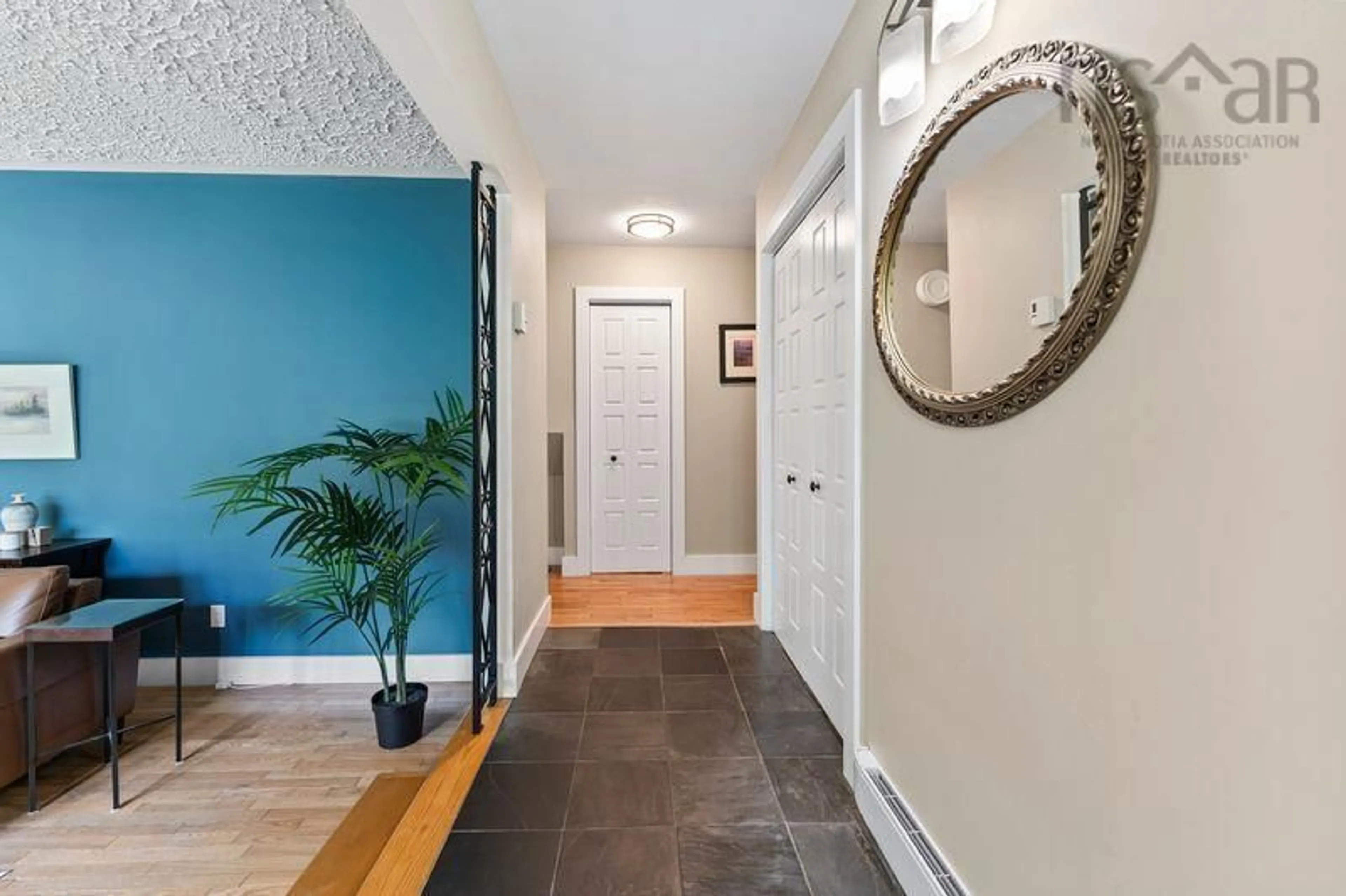 Indoor entryway for 77 Fletcher Dr, Fall River Nova Scotia B2T 1J2