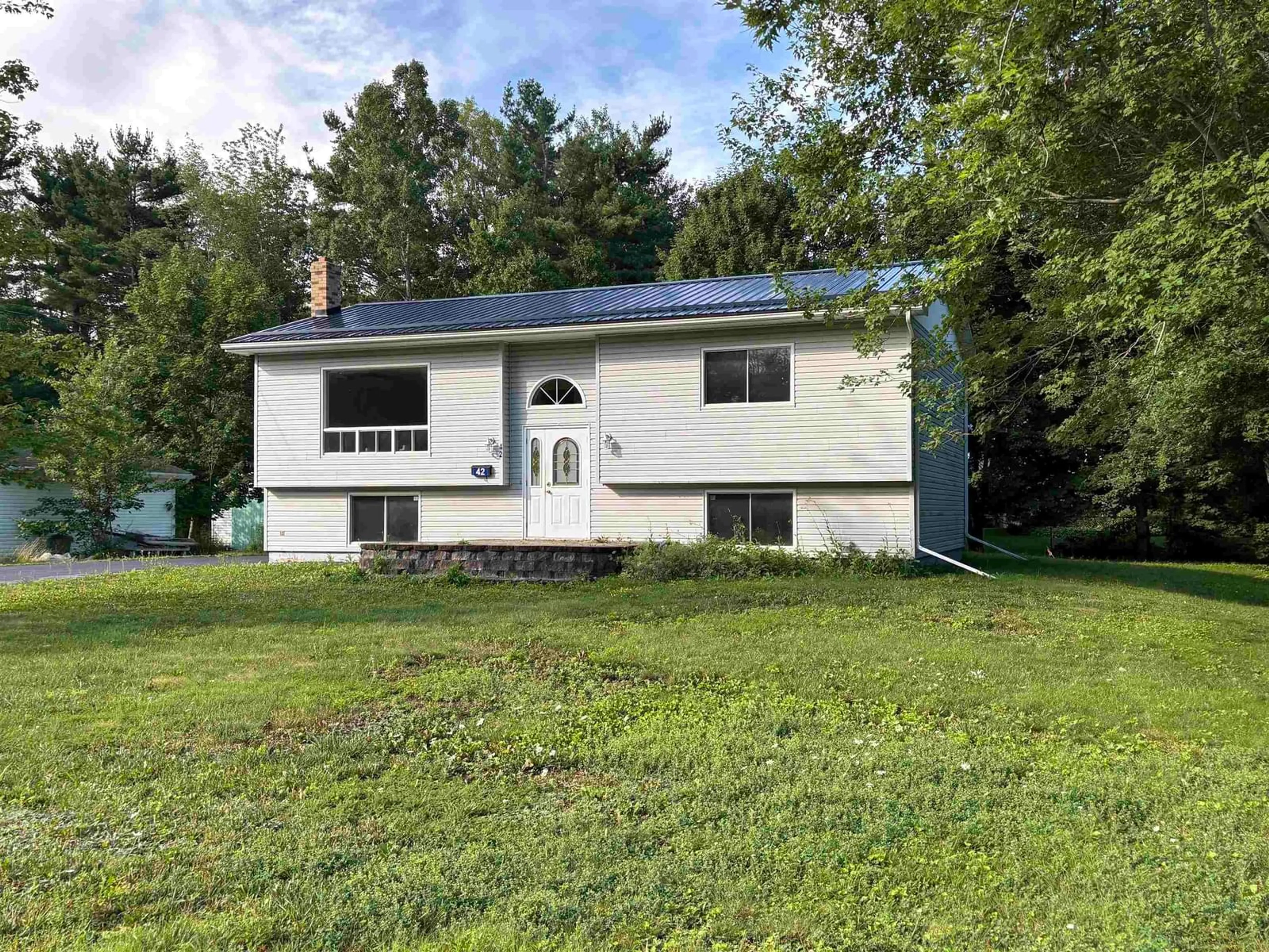 Home with vinyl exterior material, unknown for 42 Alpine Dr, Bridgewater Nova Scotia B4V 3A7