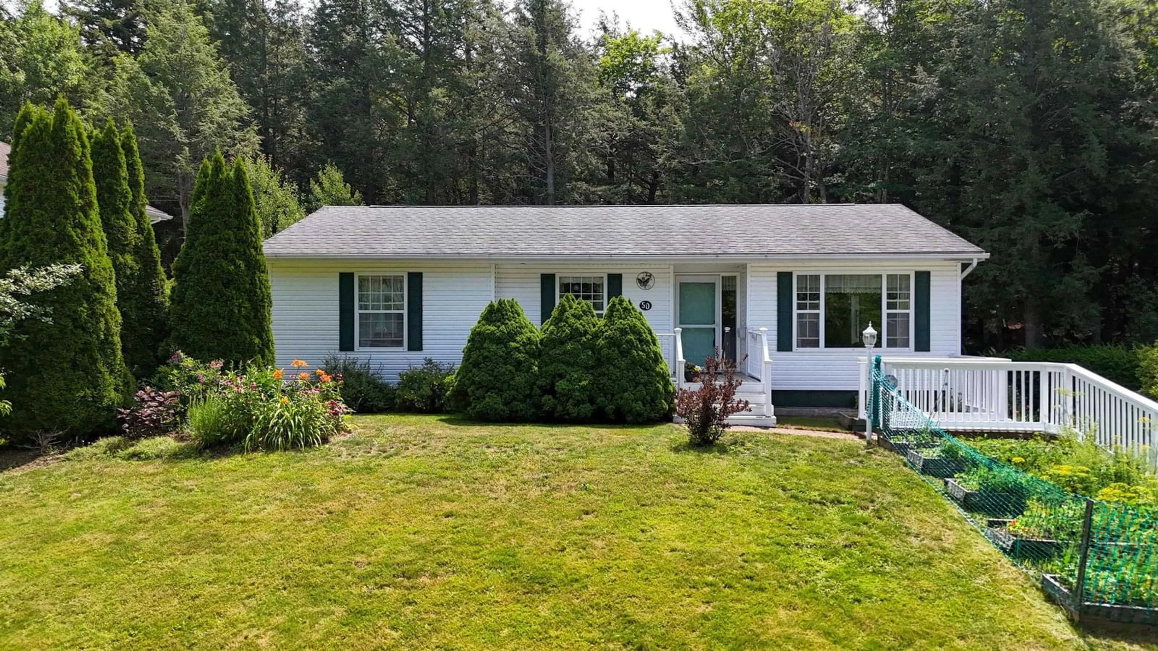 Home with vinyl exterior material, unknown for 50 Macdonald Park Rd, Kentville Nova Scotia B4N 5C7