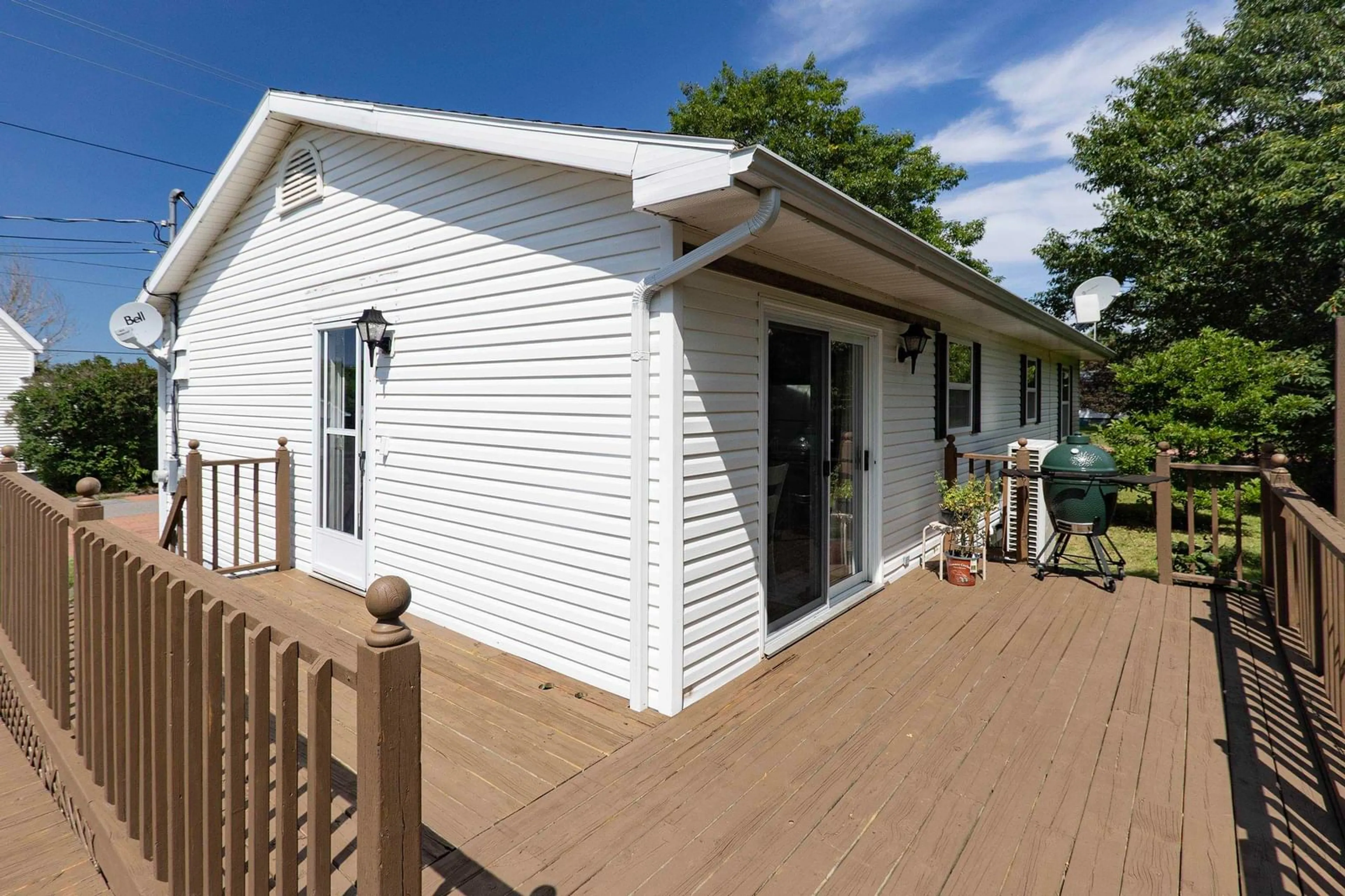 Home with vinyl exterior material, street for 96 Queen St, Pugwash Nova Scotia B0K 1L0