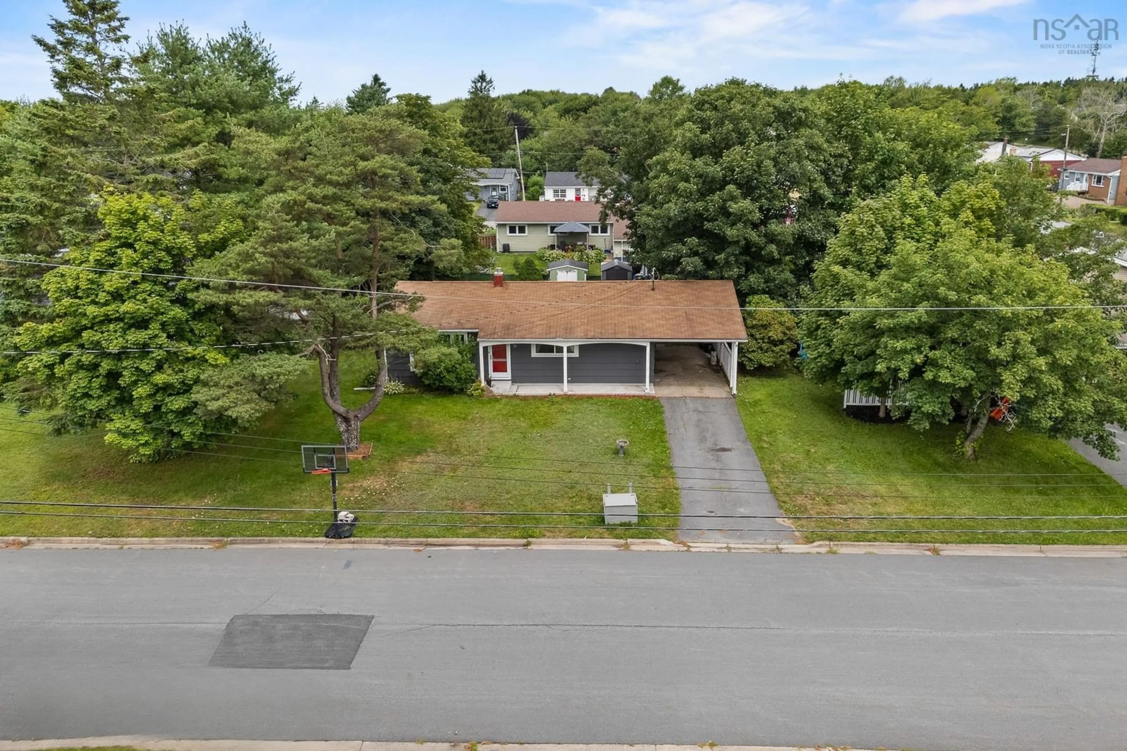 A pic from outside/outdoor area/front of a property/back of a property/a pic from drone, street for 10 Tobermory Rd, Dartmouth Nova Scotia B2X 1Z5