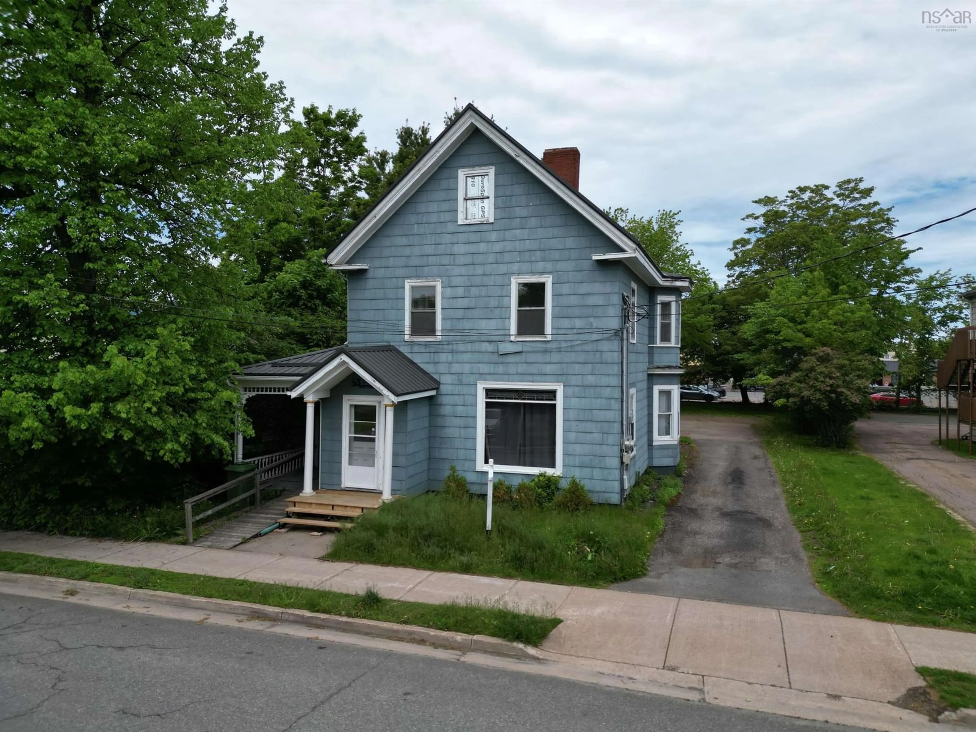 A pic from outside/outdoor area/front of a property/back of a property/a pic from drone, street for 43 Duke St, Truro Nova Scotia B2N 2A3