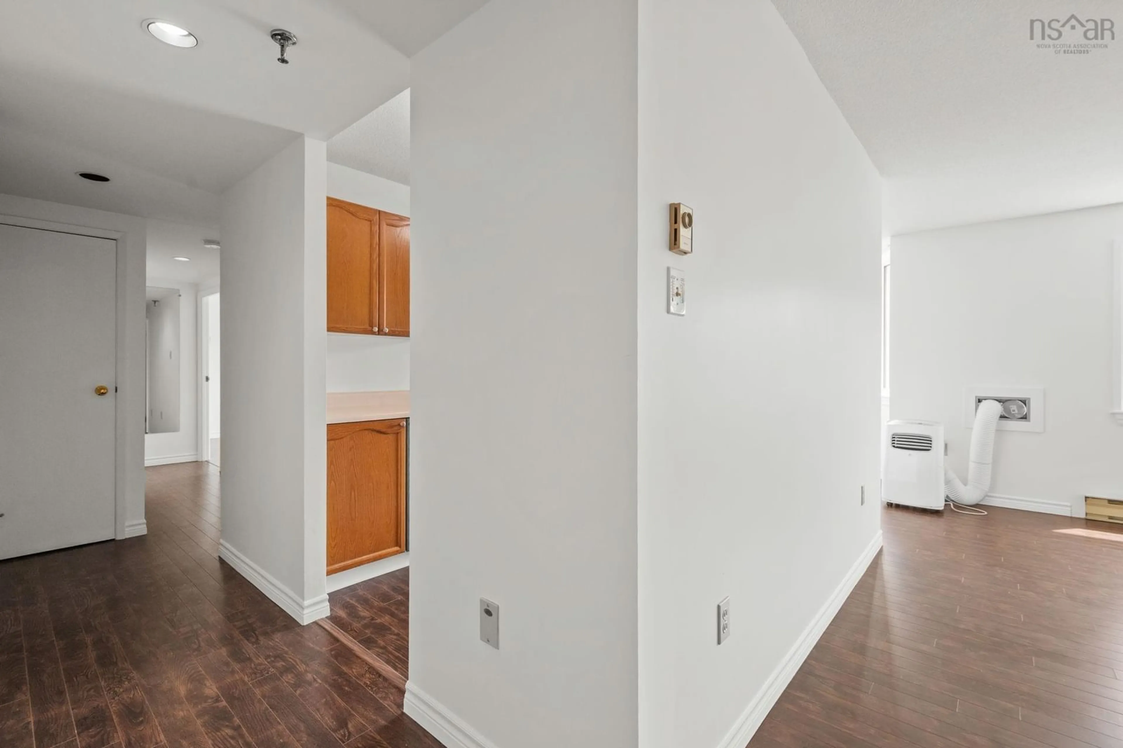 Indoor entryway for 45 Vimy Ave #325, Halifax Nova Scotia B3M 4C5