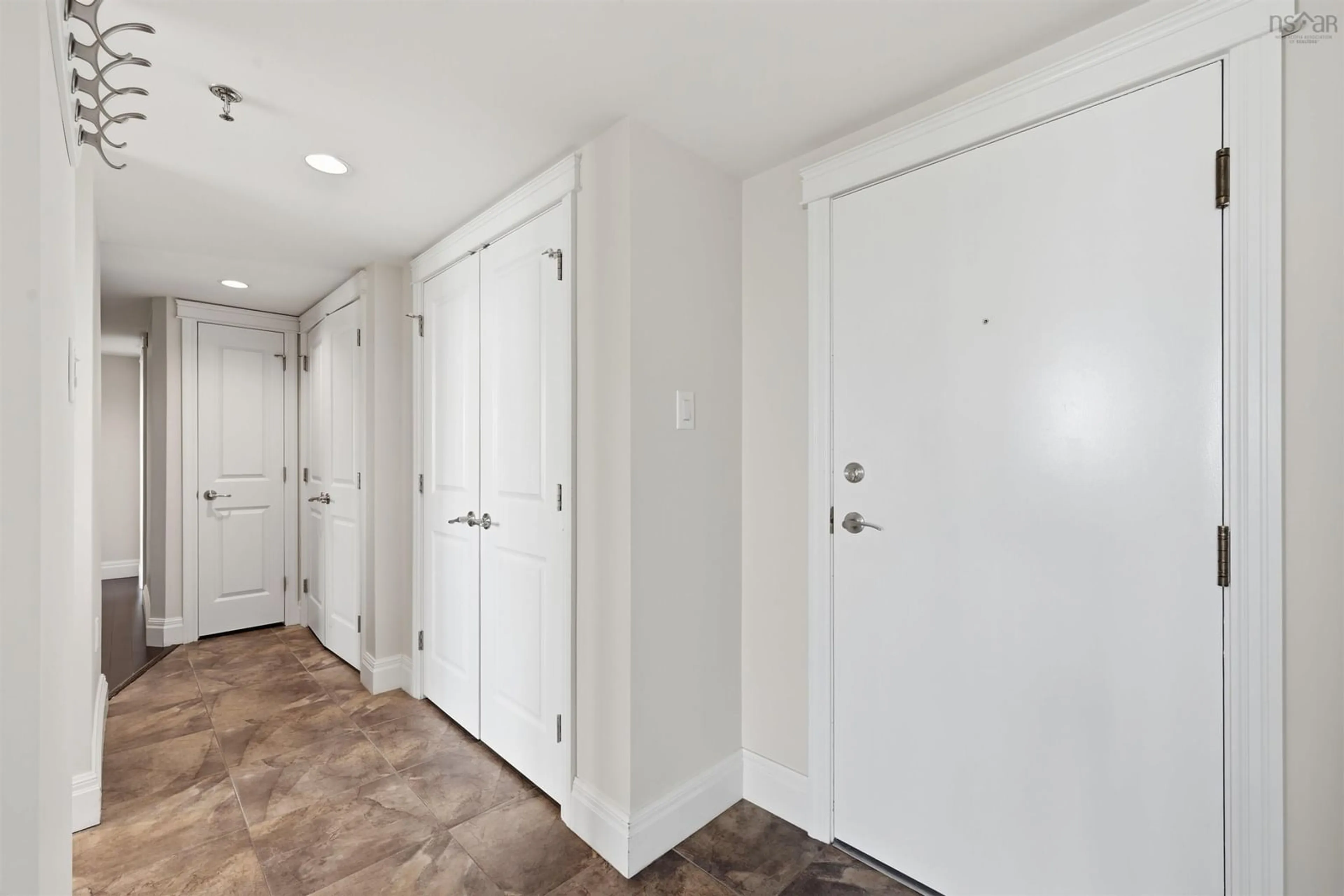 Indoor entryway for 45 Vimy Ave #516, Halifax Nova Scotia B3M 4C5