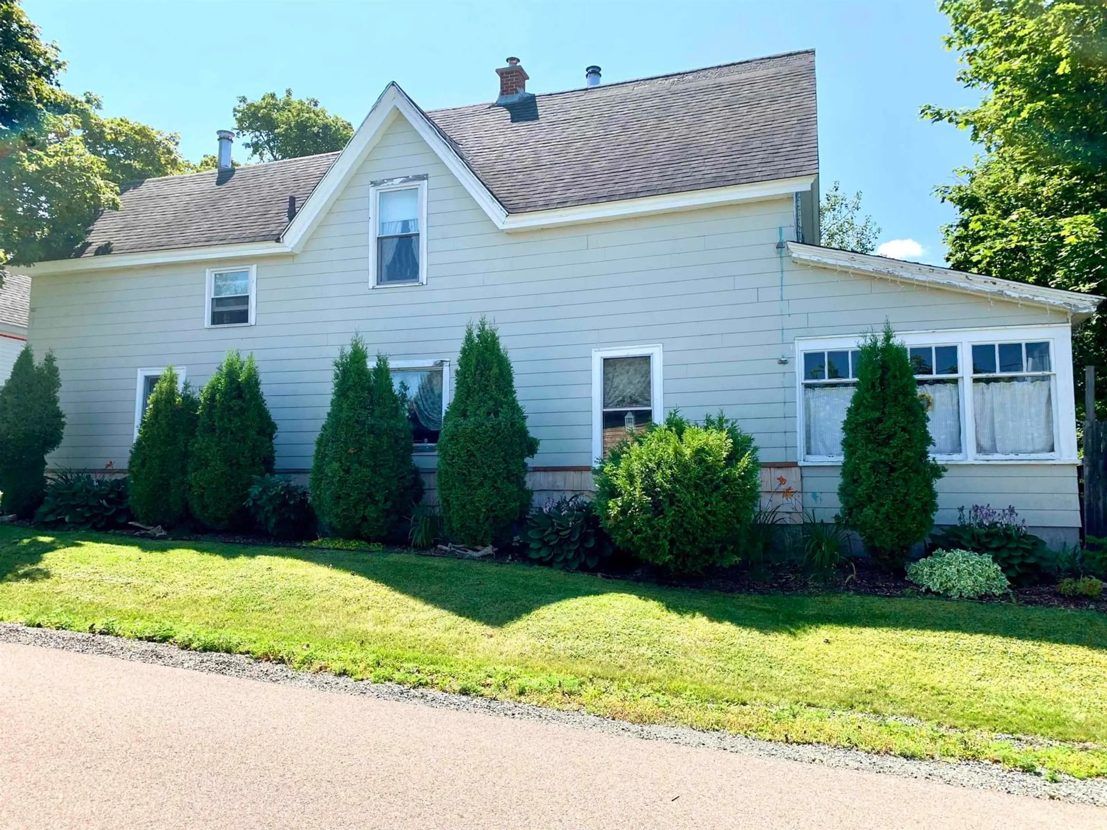 Home with vinyl exterior material, street for 26 Starr St, Springhill Nova Scotia B0M 1X0