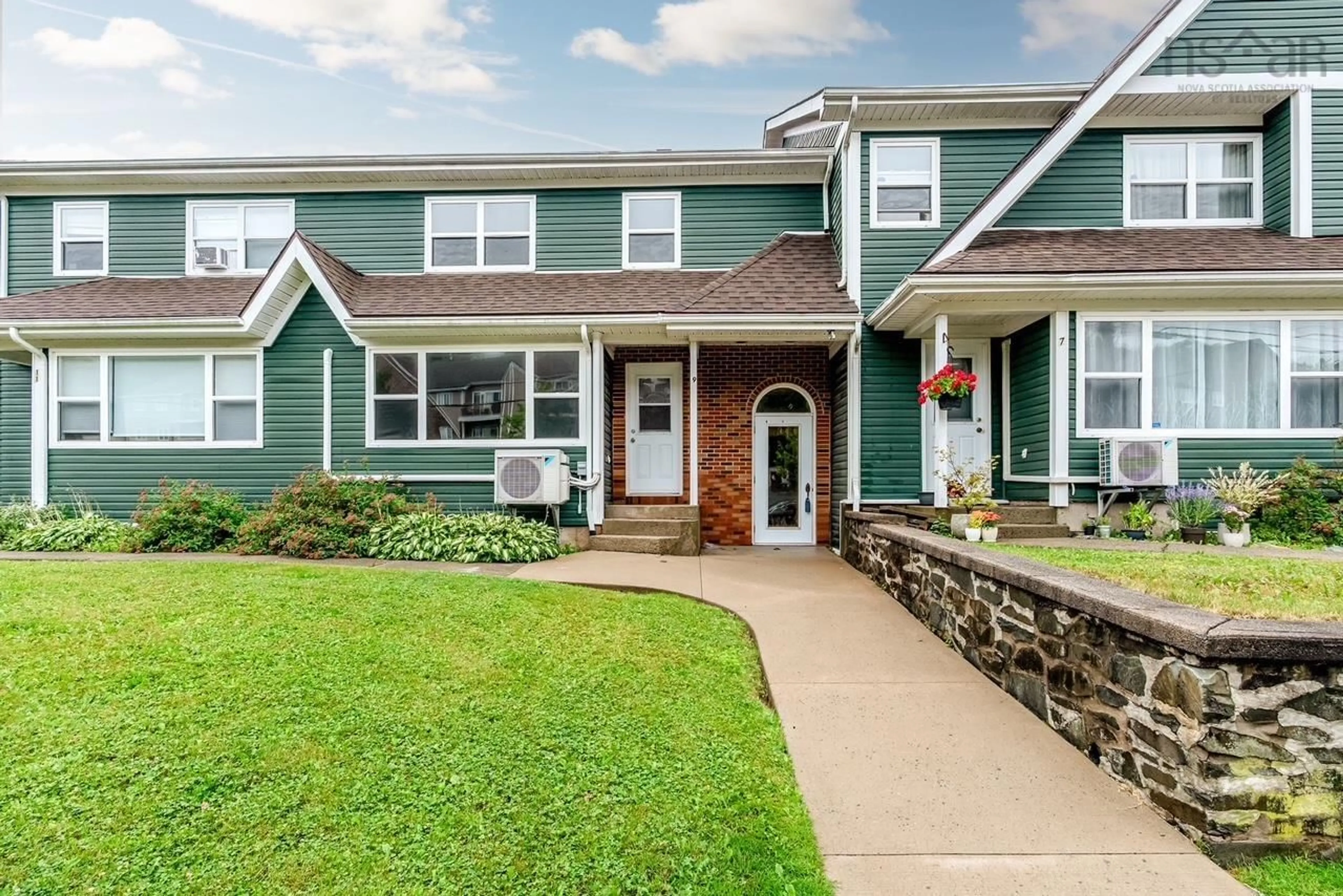 Home with vinyl exterior material, street for 77 Collins Grove #9, Nantucket Nova Scotia B2W 4G3