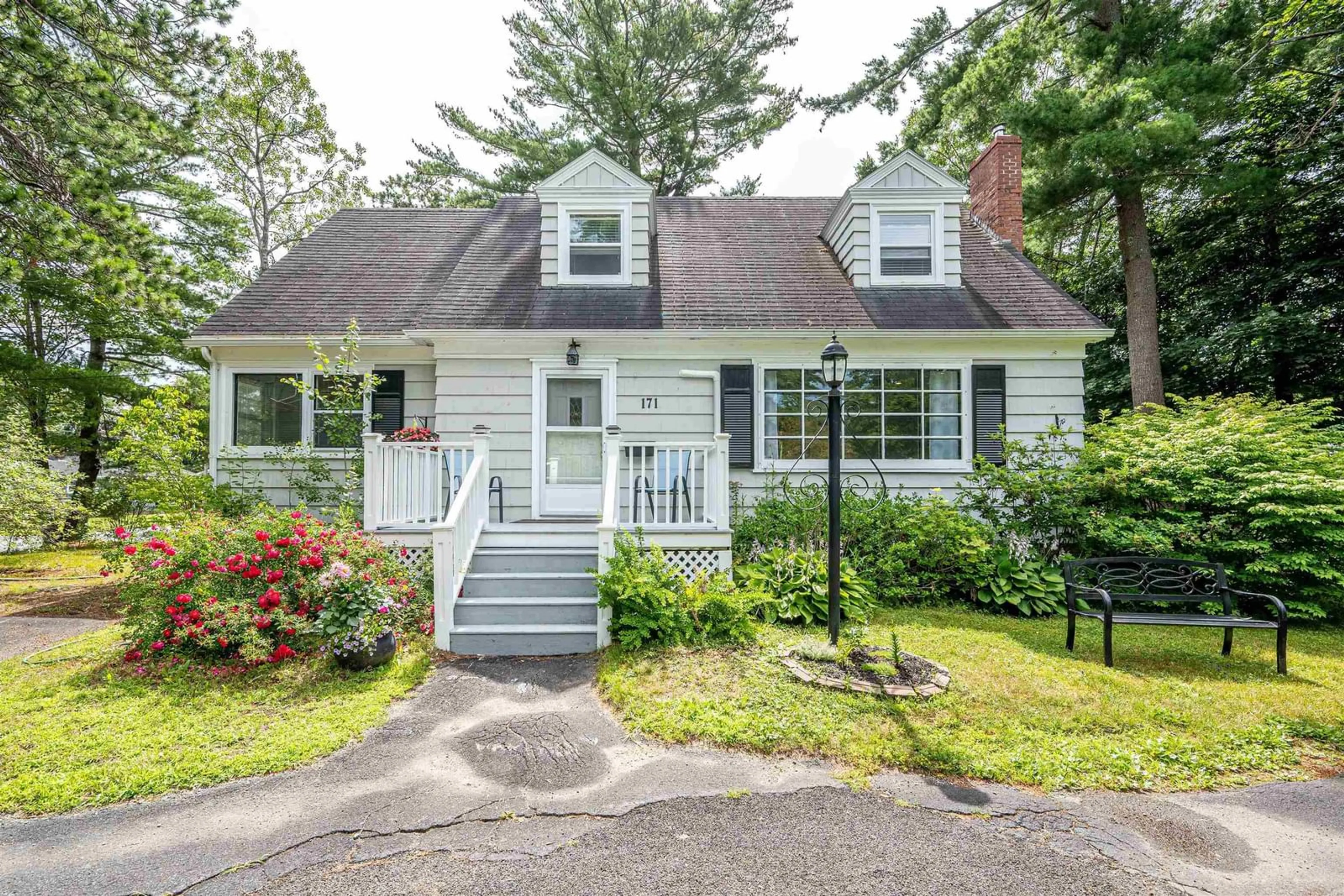 Home with vinyl exterior material, street for 171 Empire St, Bridgewater Nova Scotia B4V 2M3