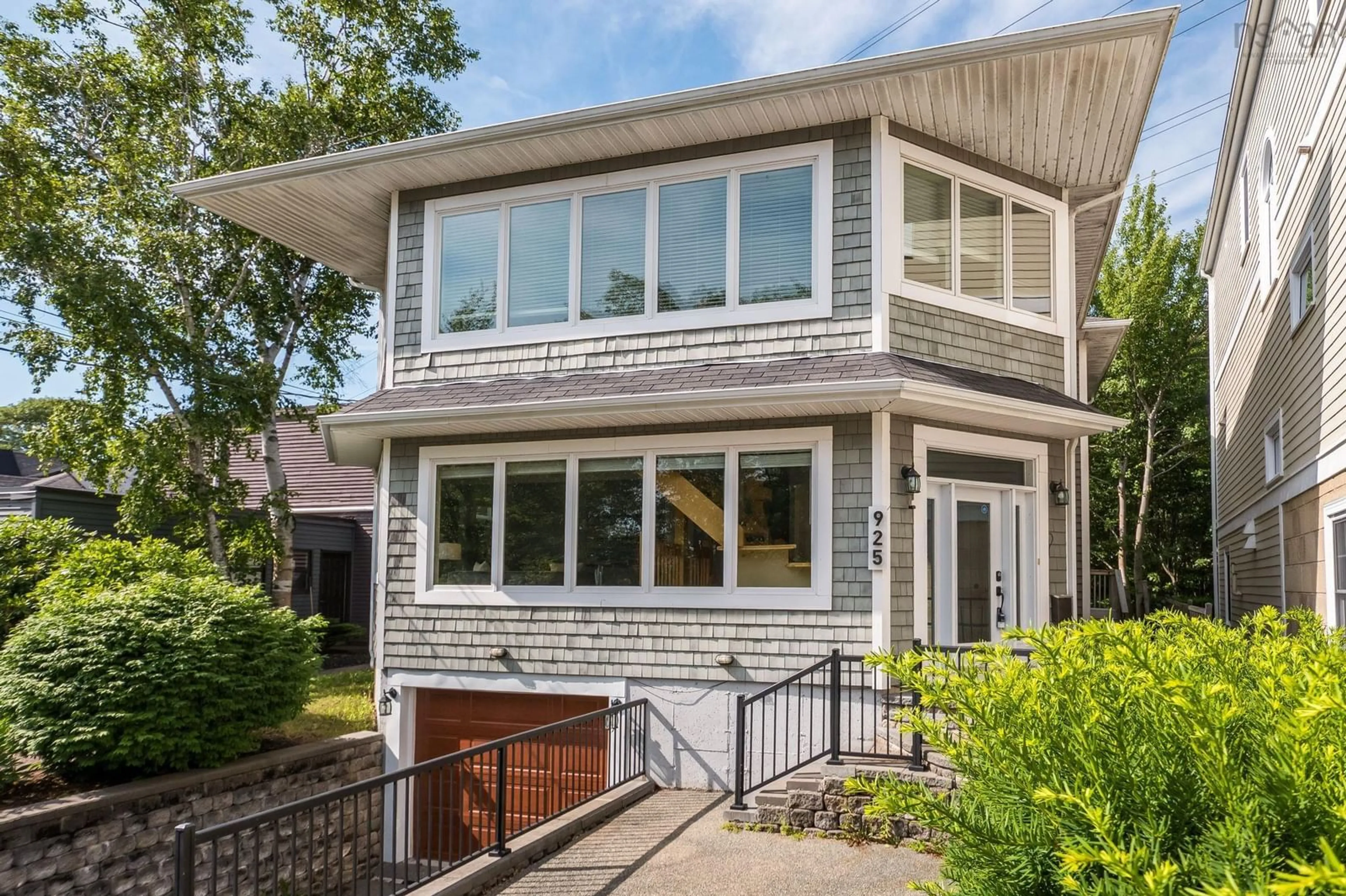 Home with vinyl exterior material, street for 925 Winwick Rd, Halifax Nova Scotia B3H 4L5
