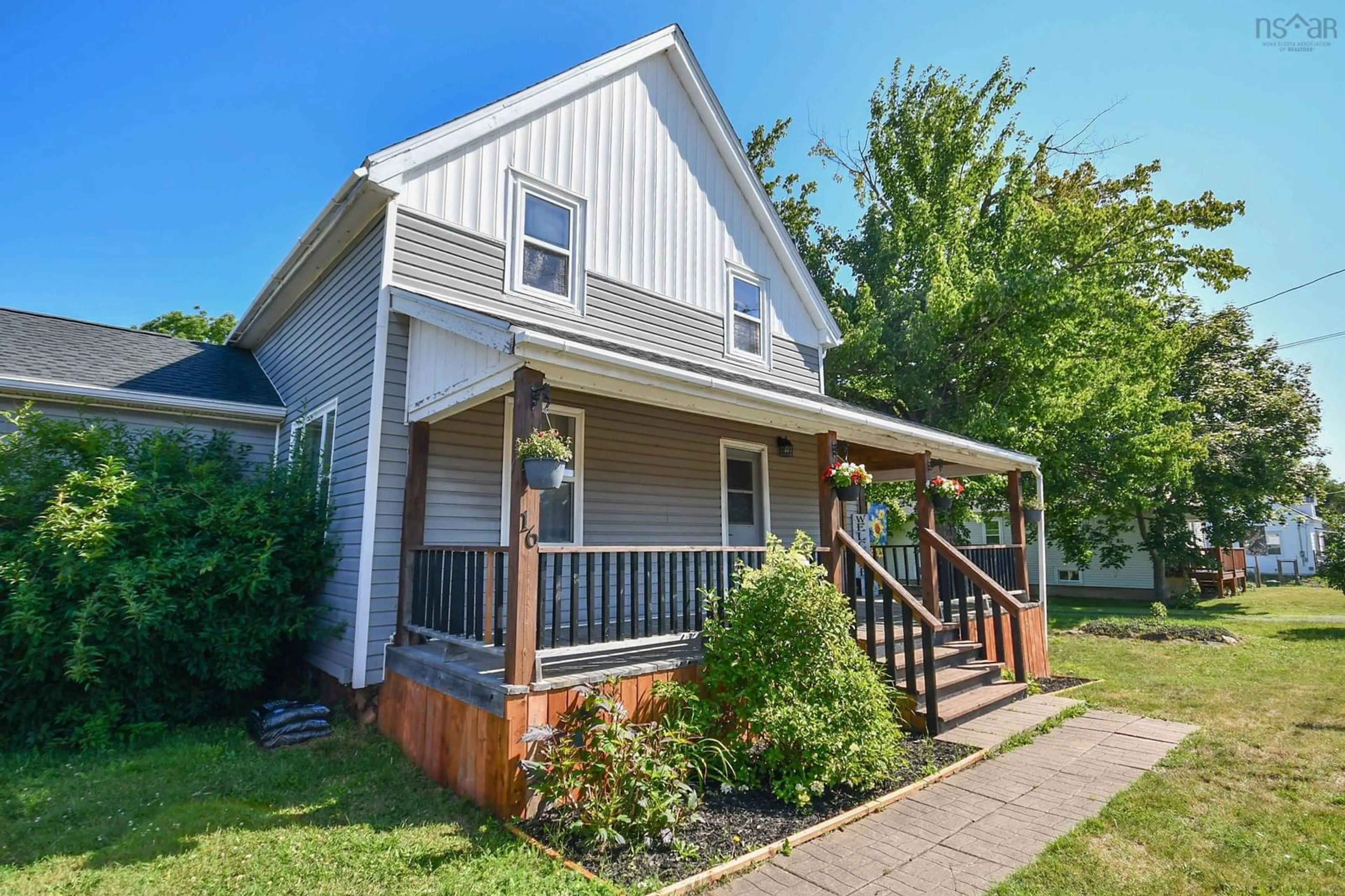 Home with vinyl exterior material, street for 16 School St, Hantsport Nova Scotia B0N 1P0