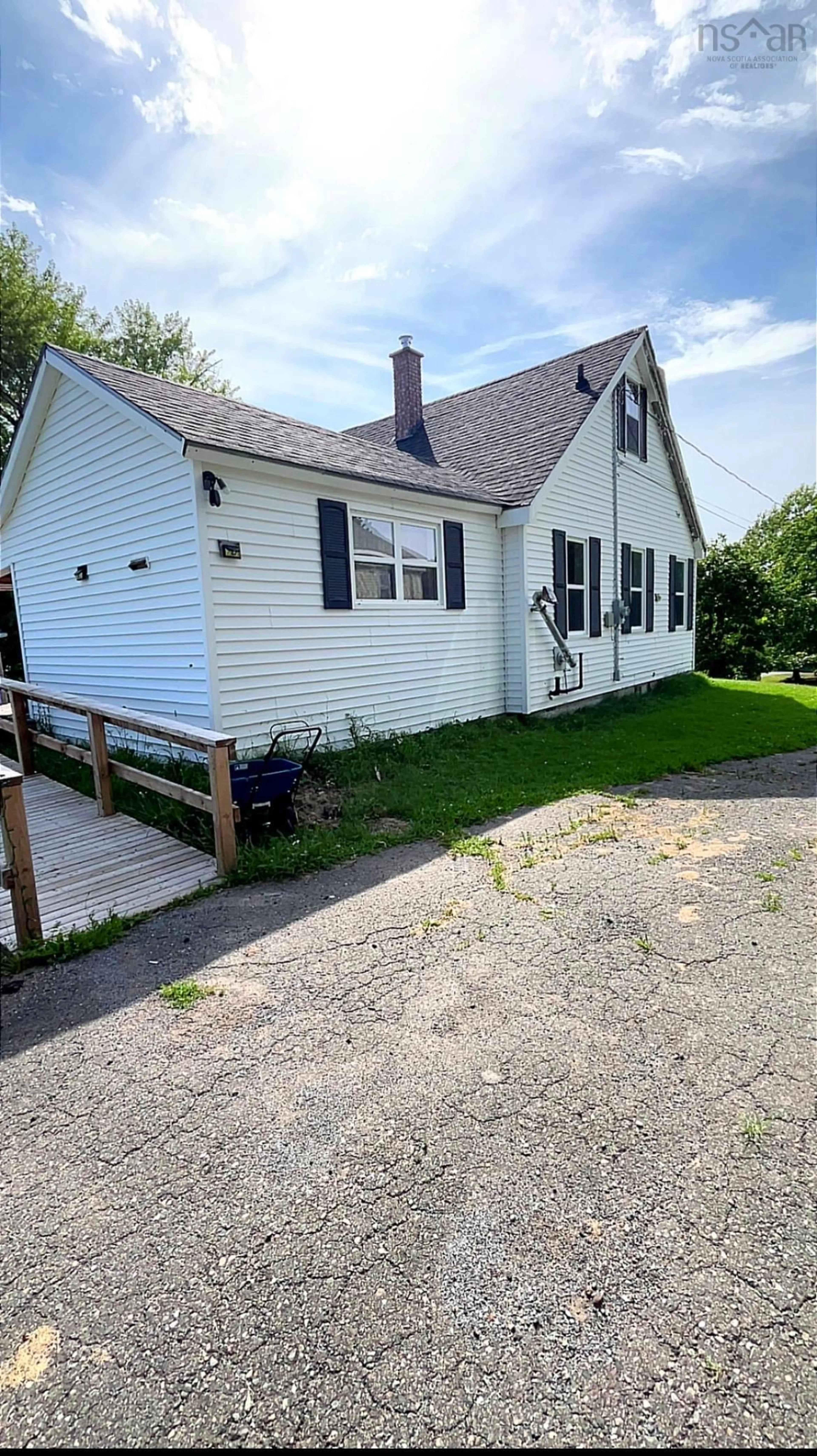 A pic from outside/outdoor area/front of a property/back of a property/a pic from drone, street for 55 High St, Plymouth Nova Scotia B0K 1S0