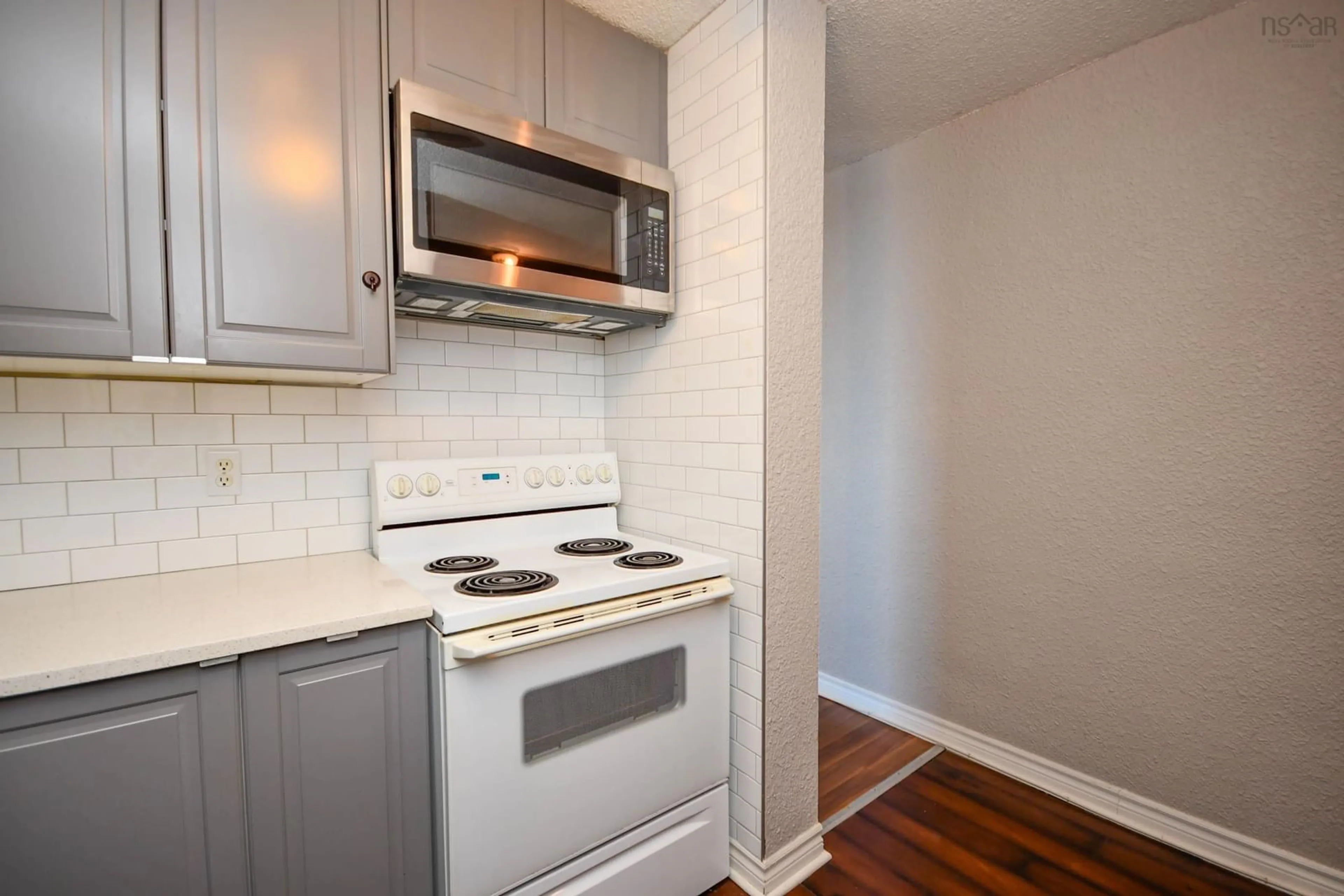 Standard kitchen, wood/laminate floor for 5572 North Ridge Rd #710, Halifax Nova Scotia B3K 5S2