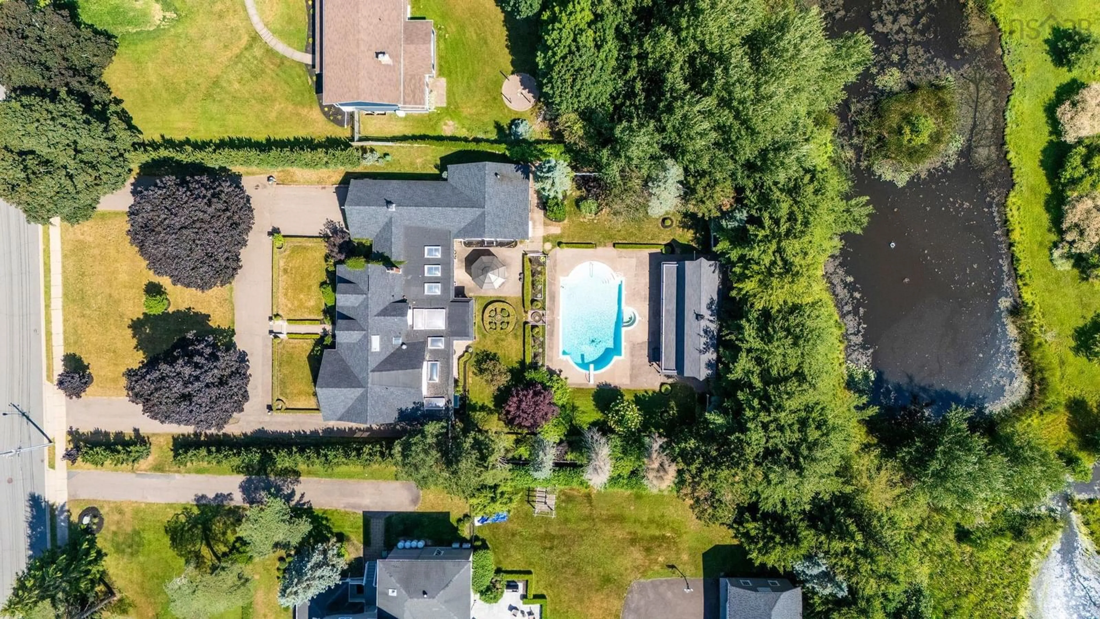 A pic from outside/outdoor area/front of a property/back of a property/a pic from drone, unknown for 45 Longworth Ave, Truro Nova Scotia B2N 3E7
