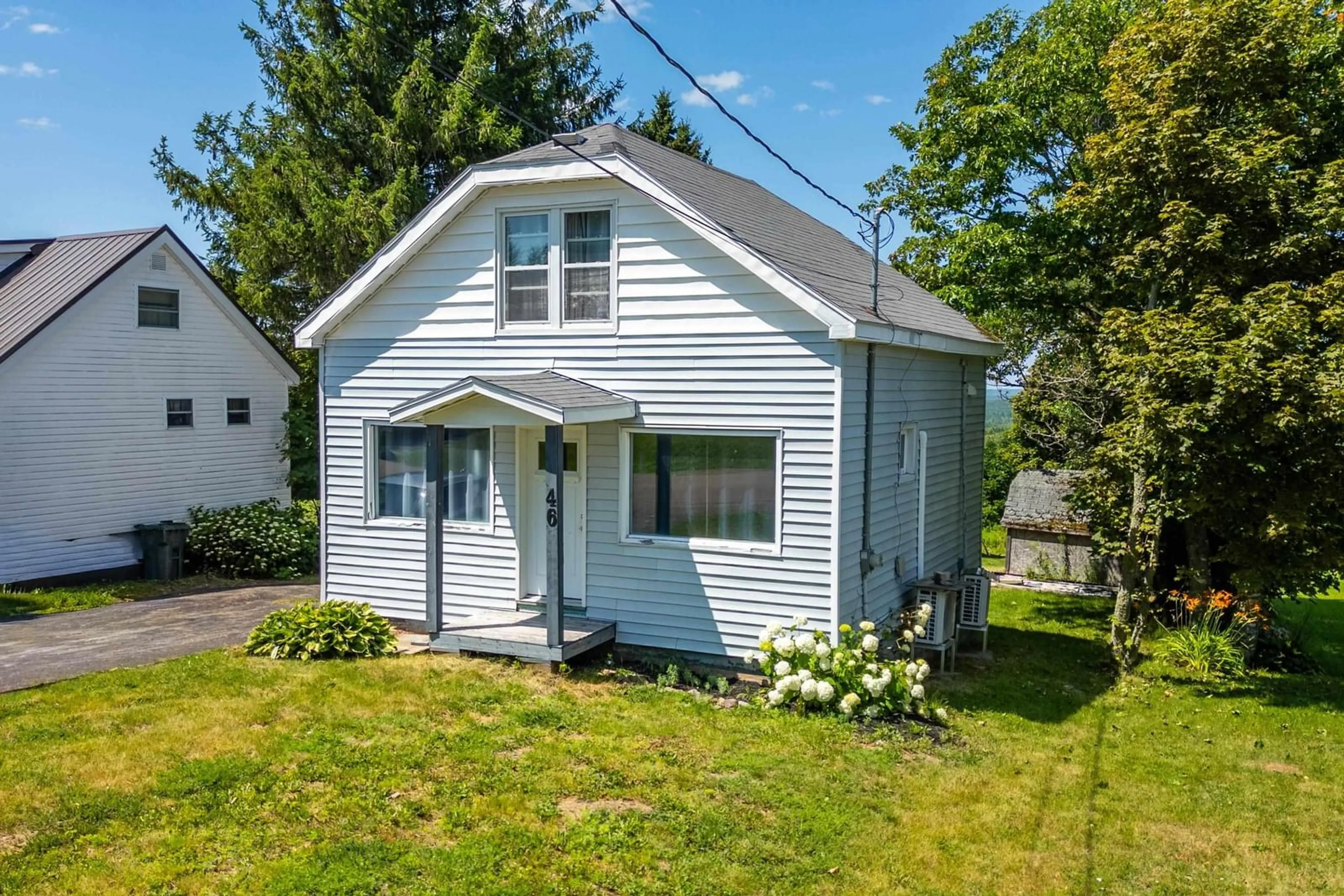 A pic from outside/outdoor area/front of a property/back of a property/a pic from drone, street for 46 Maple St, Springhill Nova Scotia B0M 1X0