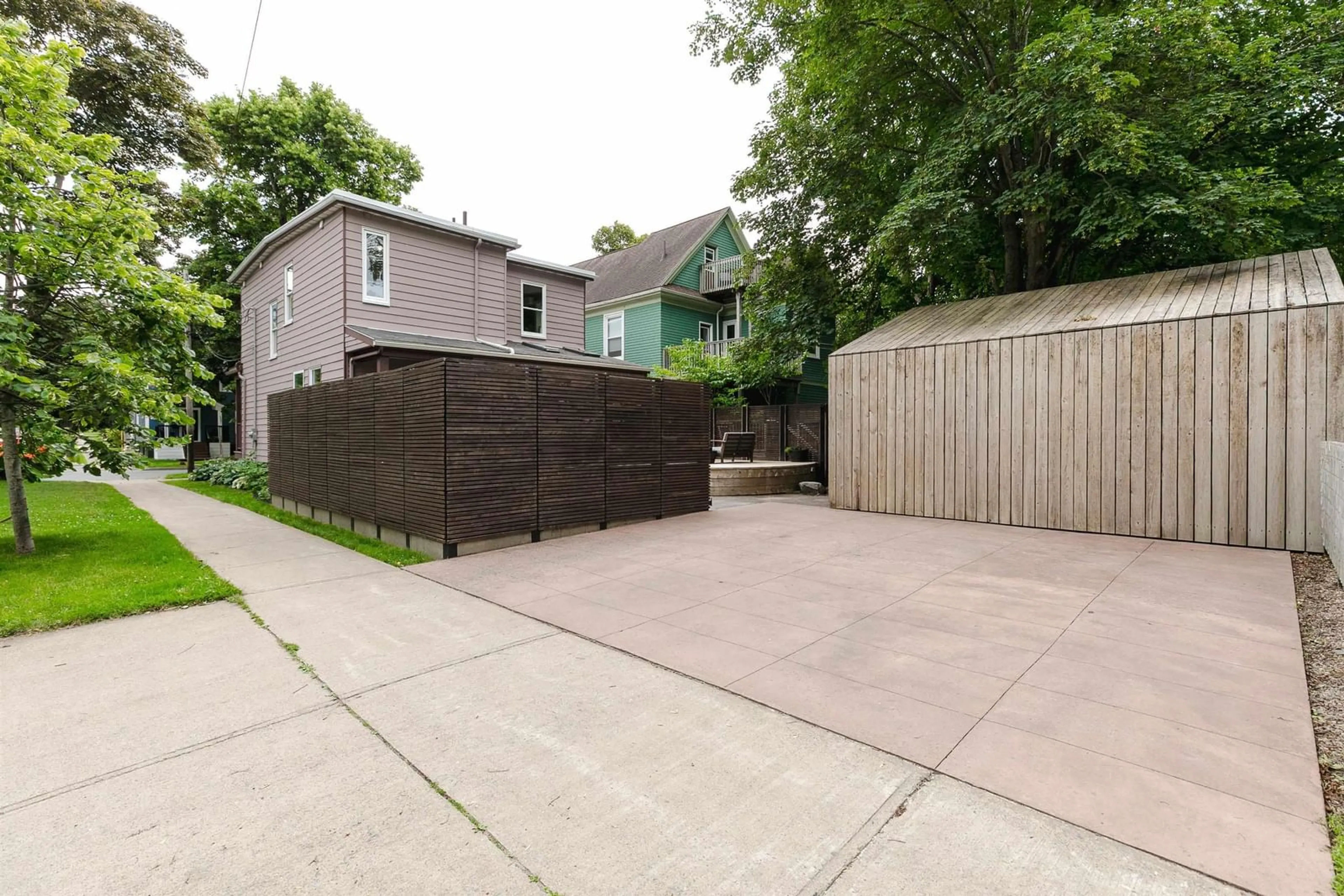 Patio, street for 1890 Vernon St, Halifax Nova Scotia B3H 3N7