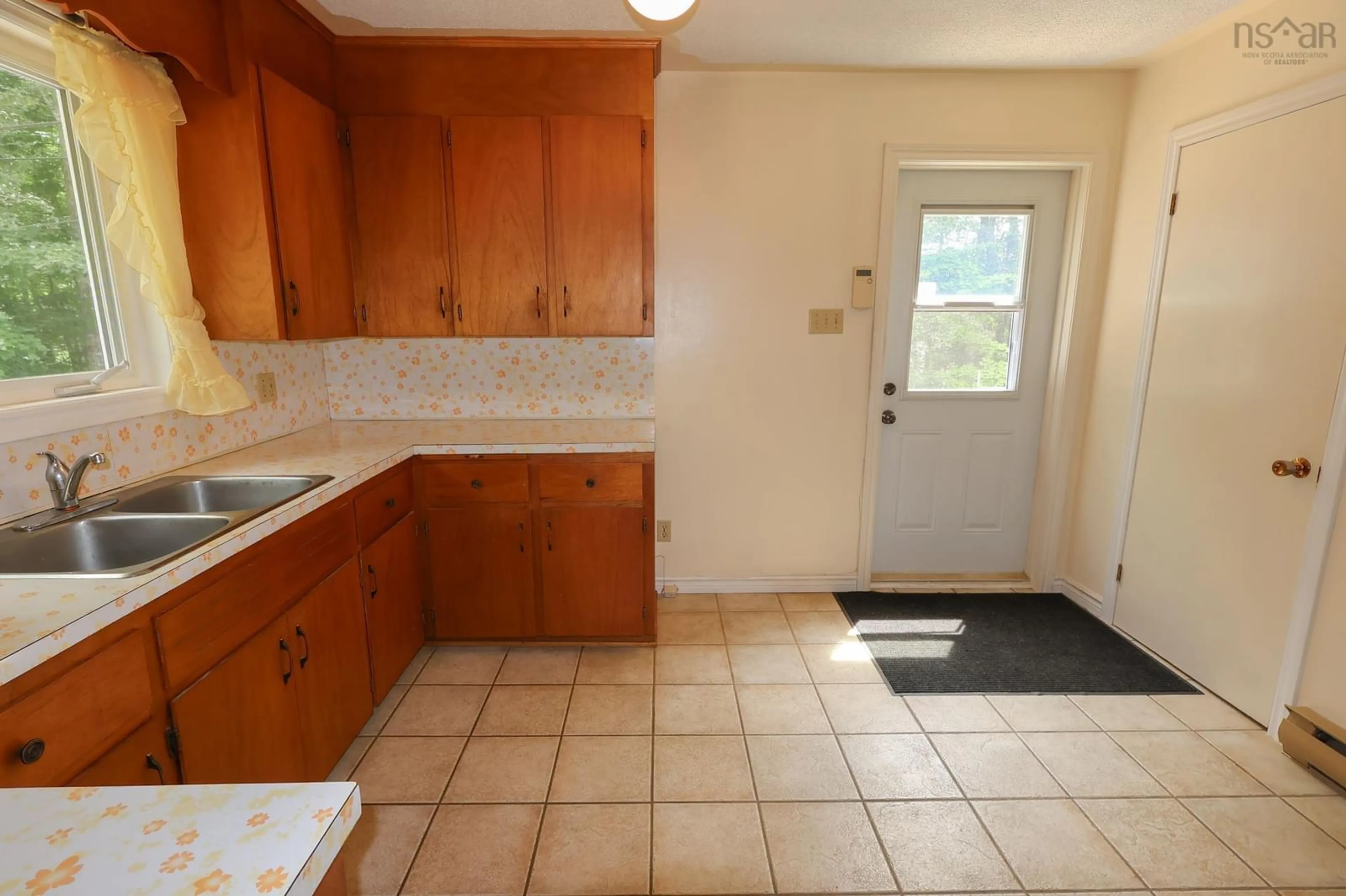 Standard kitchen, ceramic/tile floor for 455 Oakhill Rd, Oakhill Nova Scotia B4V 0C9