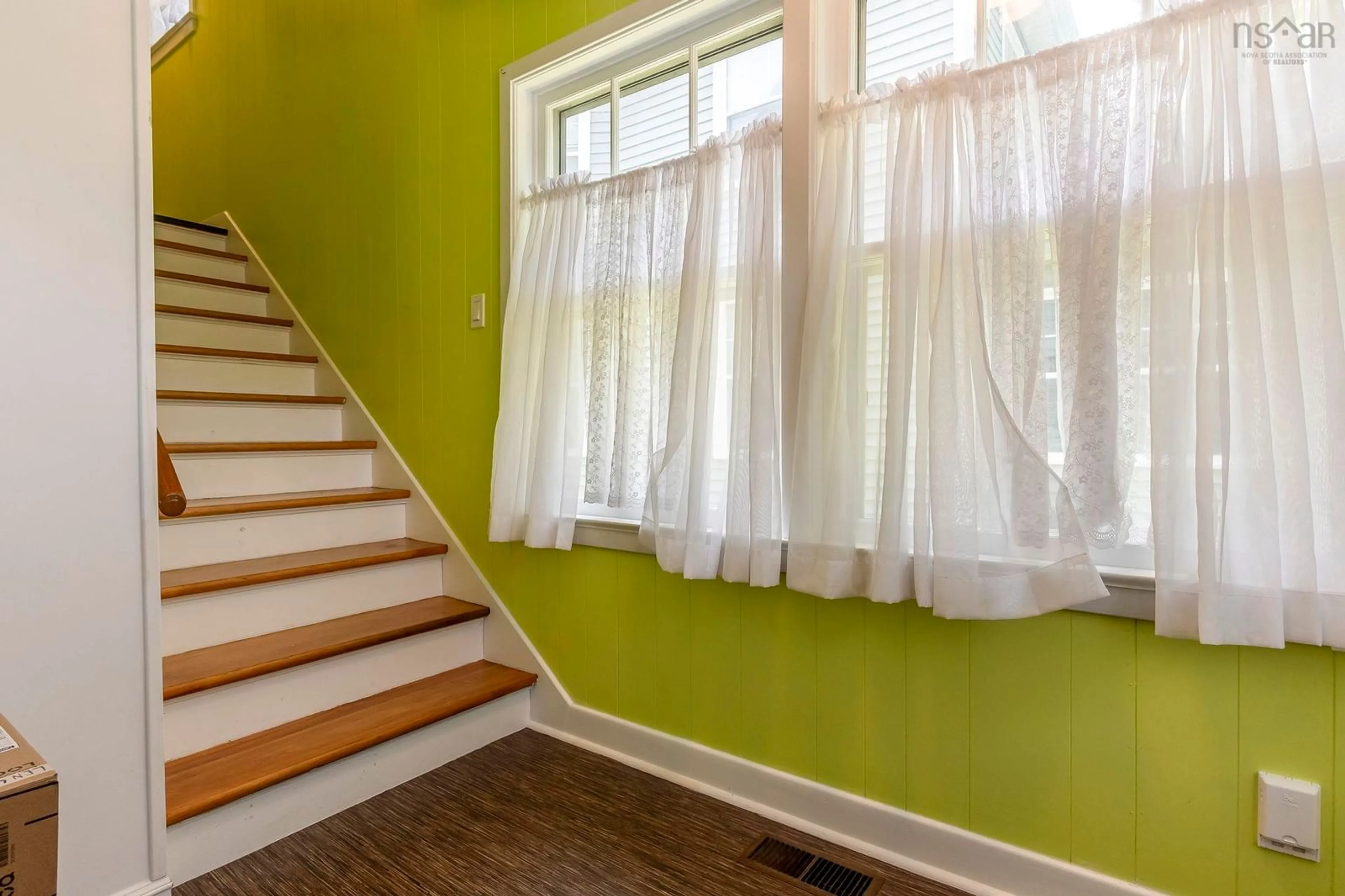 Indoor entryway for 68 Connaught Ave, Middleton Nova Scotia B0S 1P0
