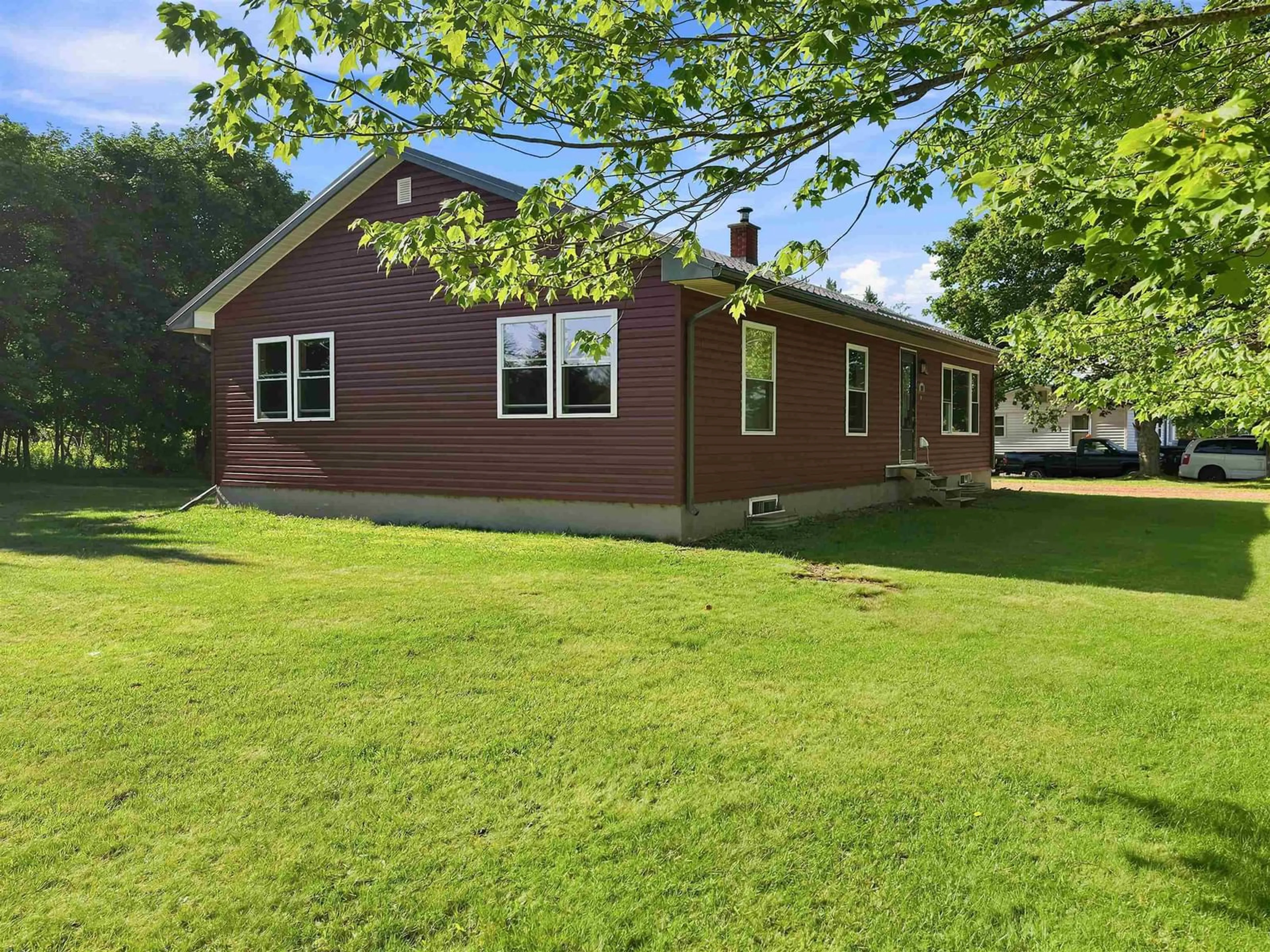 A pic from outside/outdoor area/front of a property/back of a property/a pic from drone, unknown for 119 Pier Rd, Parrsboro Nova Scotia B0M 1S0