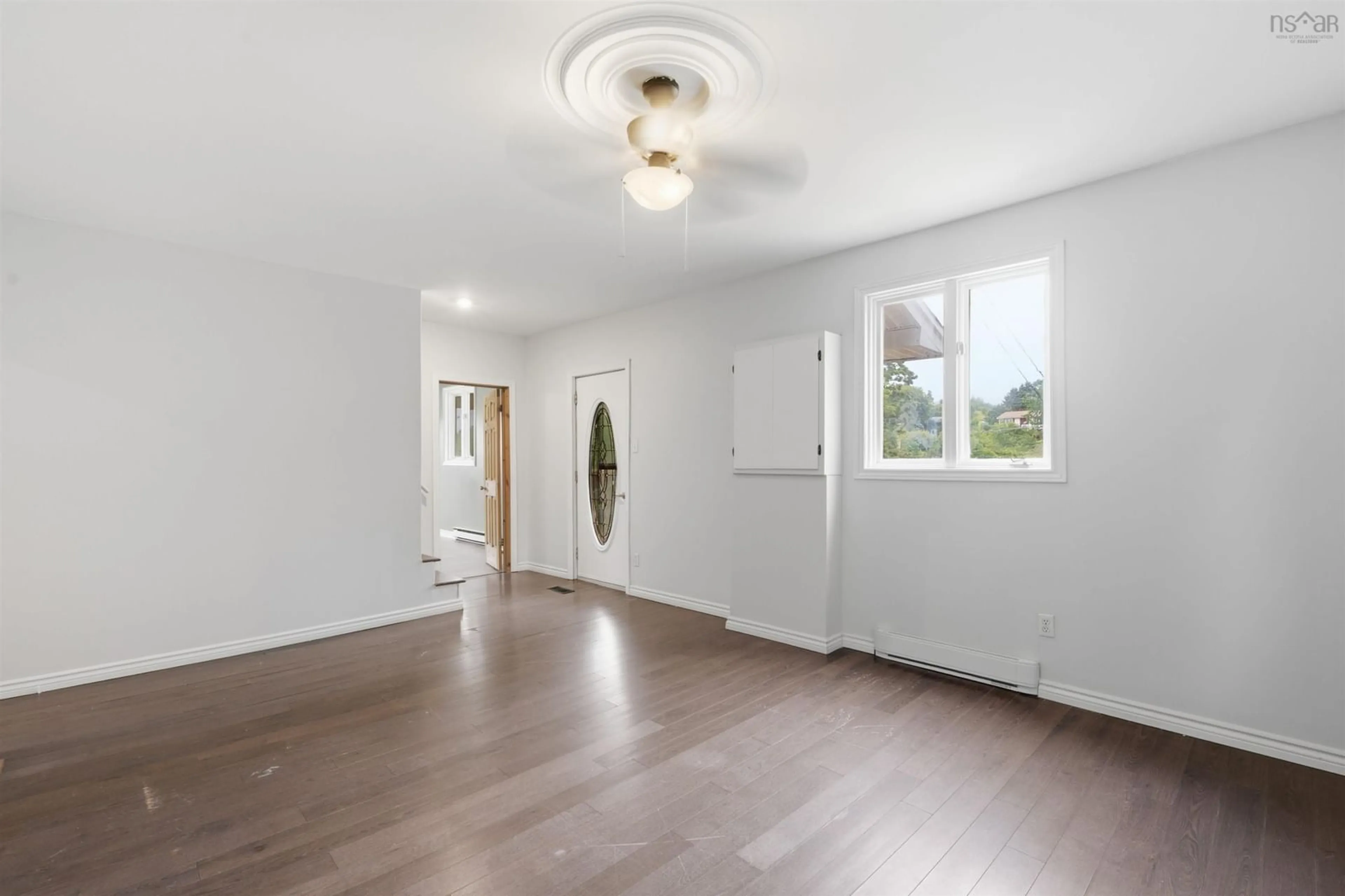Indoor entryway for 19 Rand St, Hantsport Nova Scotia B0P 1P0