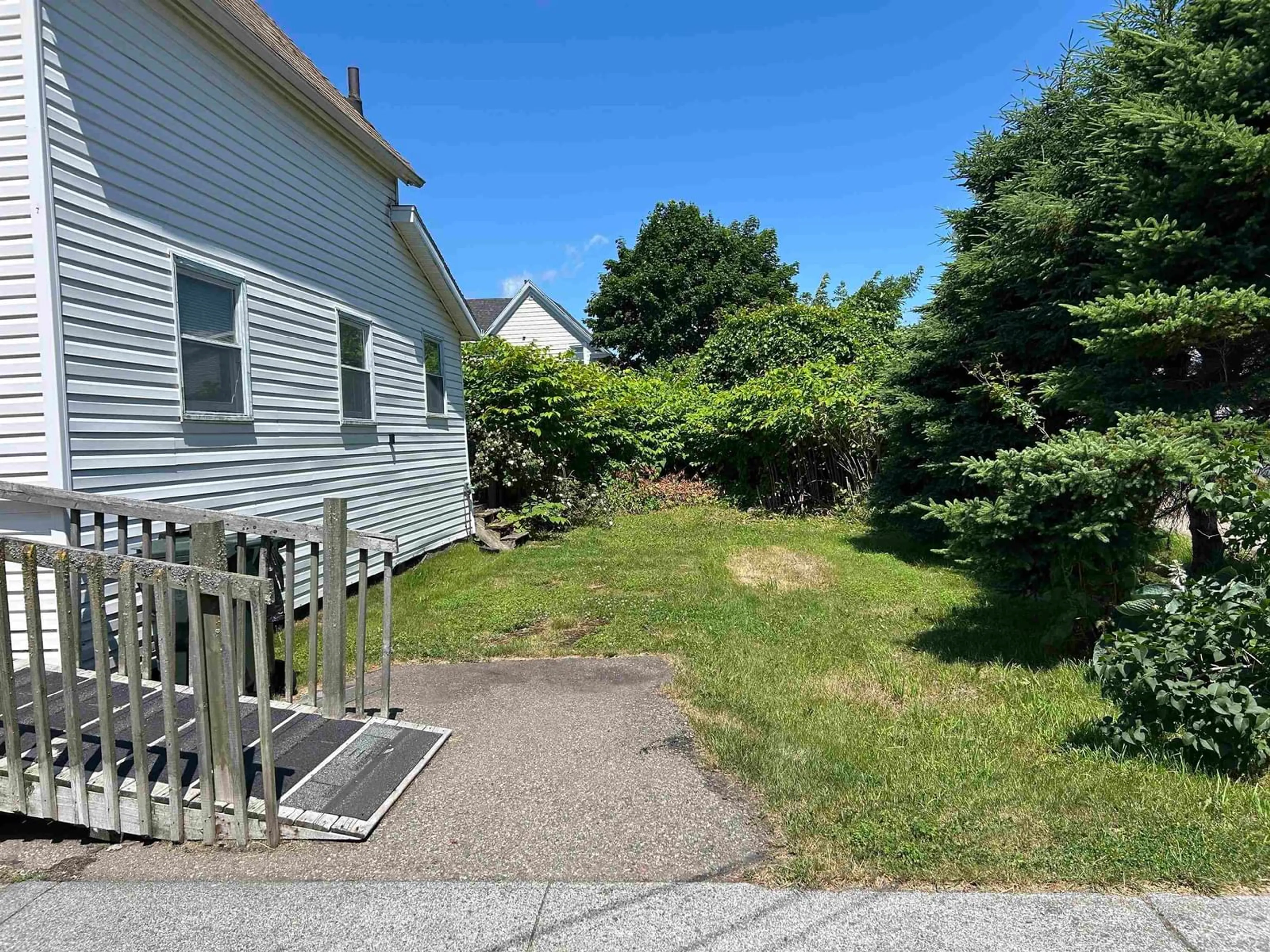 Unknown for 29 Essex St, Sydney Nova Scotia B1P 1C5