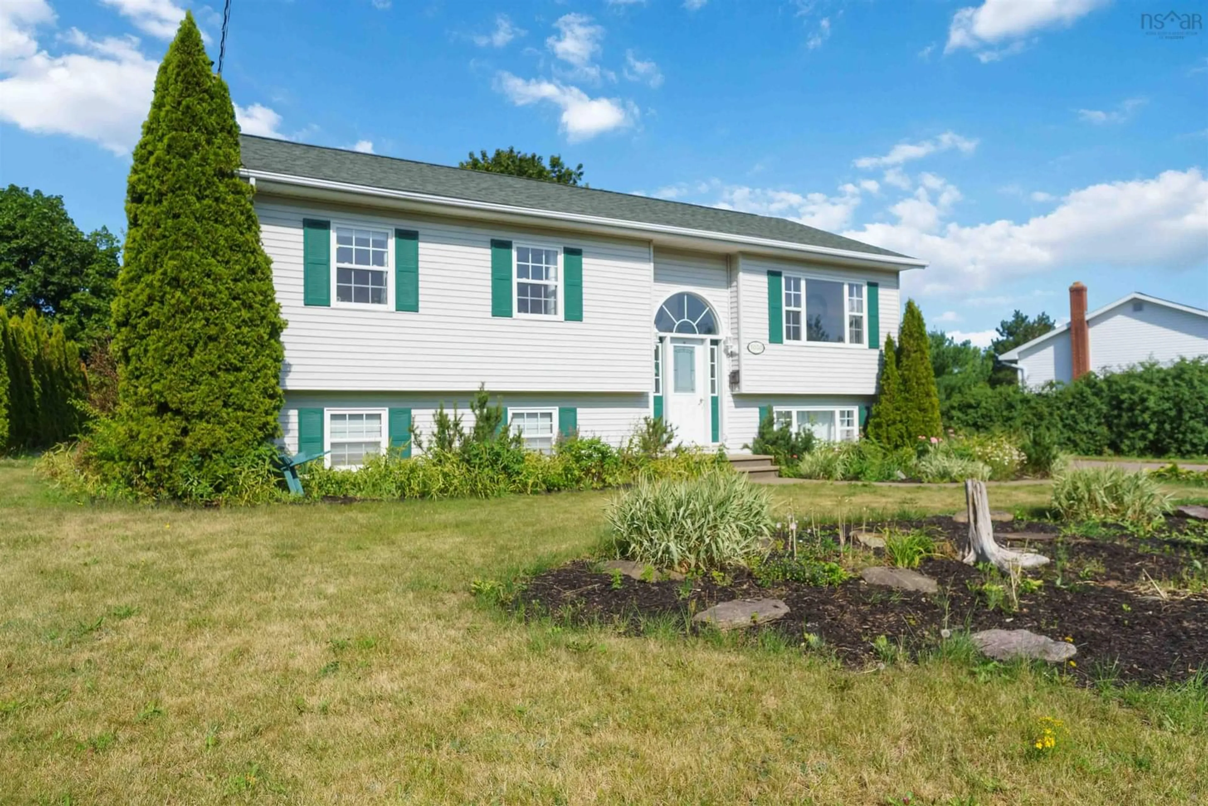 Home with vinyl exterior material, unknown for 1030 Club Cres, New Minas Nova Scotia B4N 4Z5