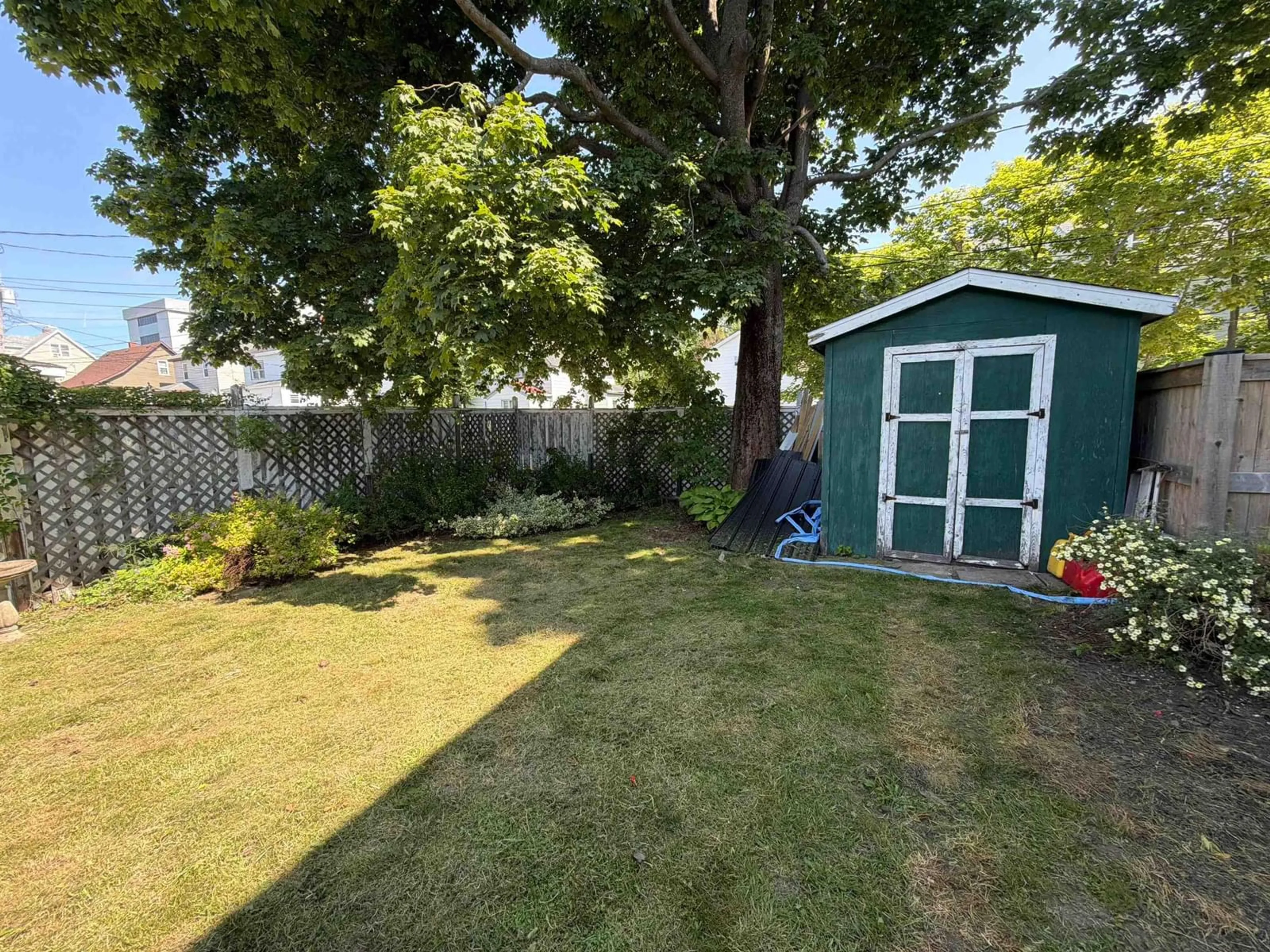 Shed for 260 York St, Glace Bay Nova Scotia B1A 2M3