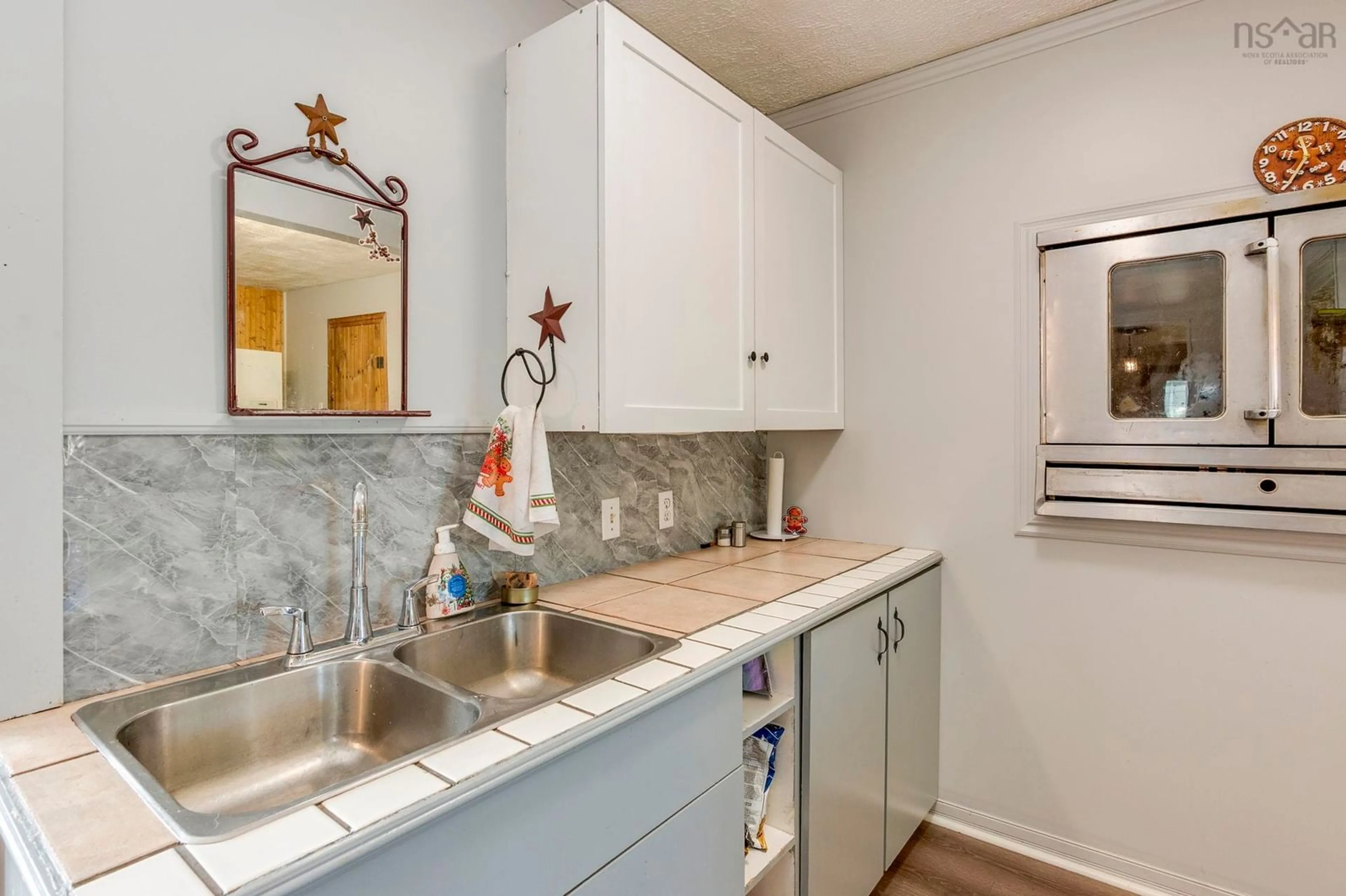 Laundry room for 389 Bentley Rd, Rockland Nova Scotia B0P 1E0
