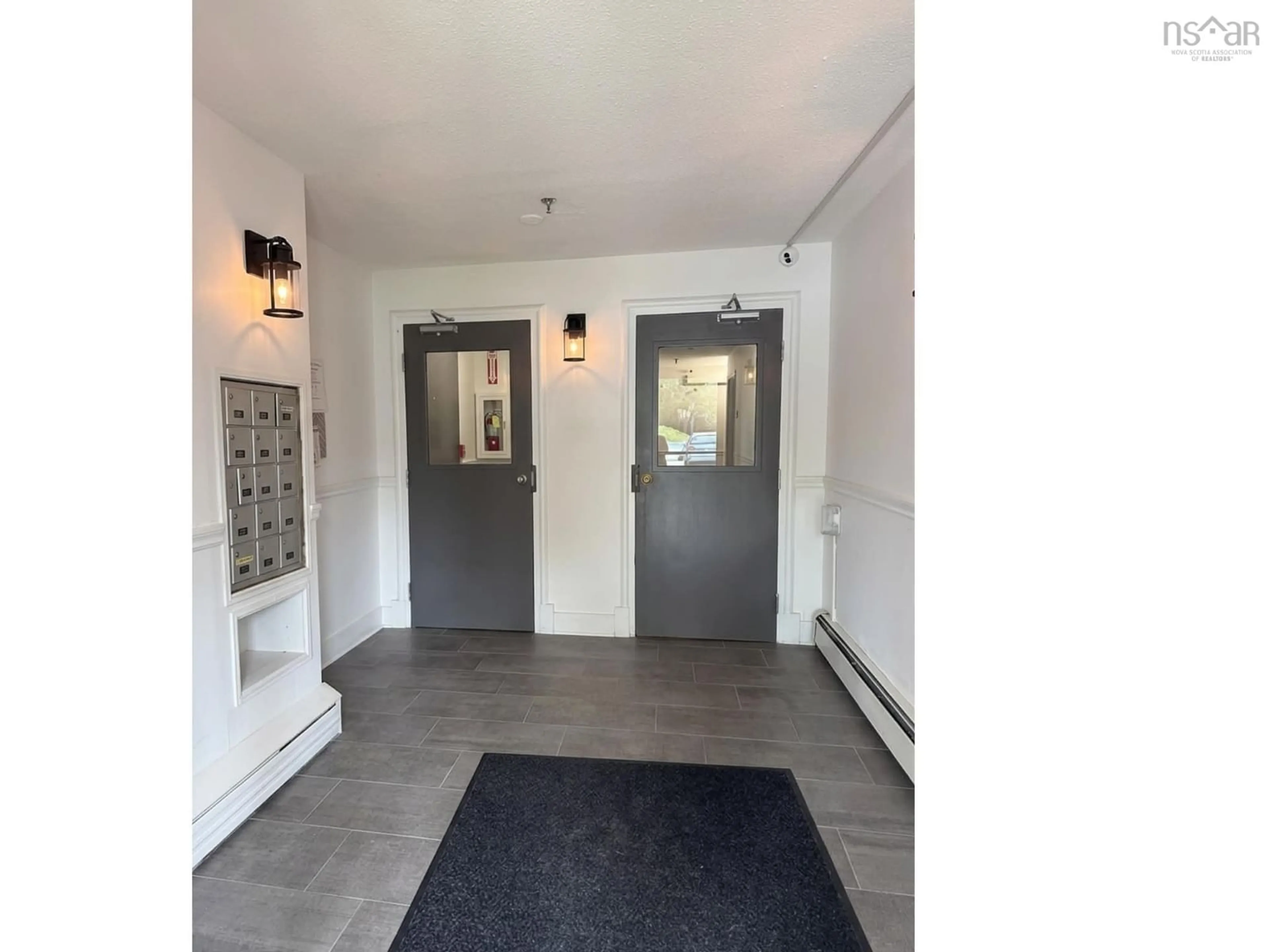 Indoor foyer for 32 Veronica Dr #401, Halifax Nova Scotia B3N 3A3