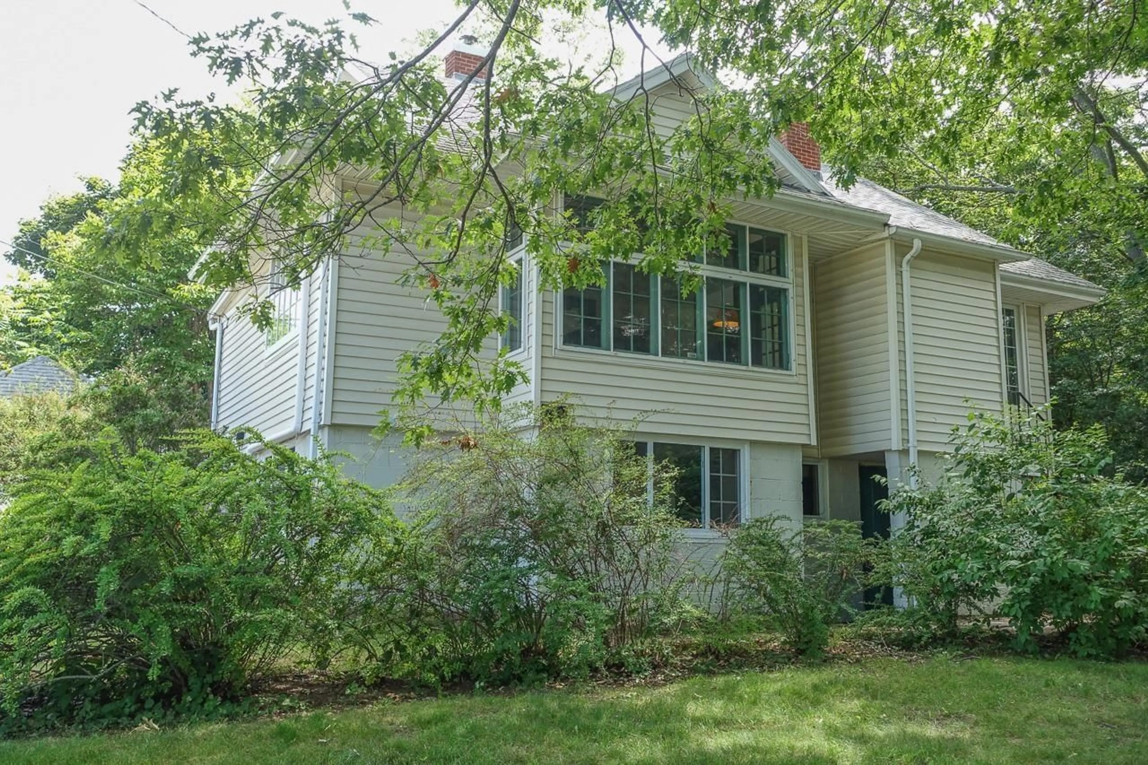 Home with vinyl exterior material, unknown for 39 Oakdene Ave, Kentville Nova Scotia B4N 2B6