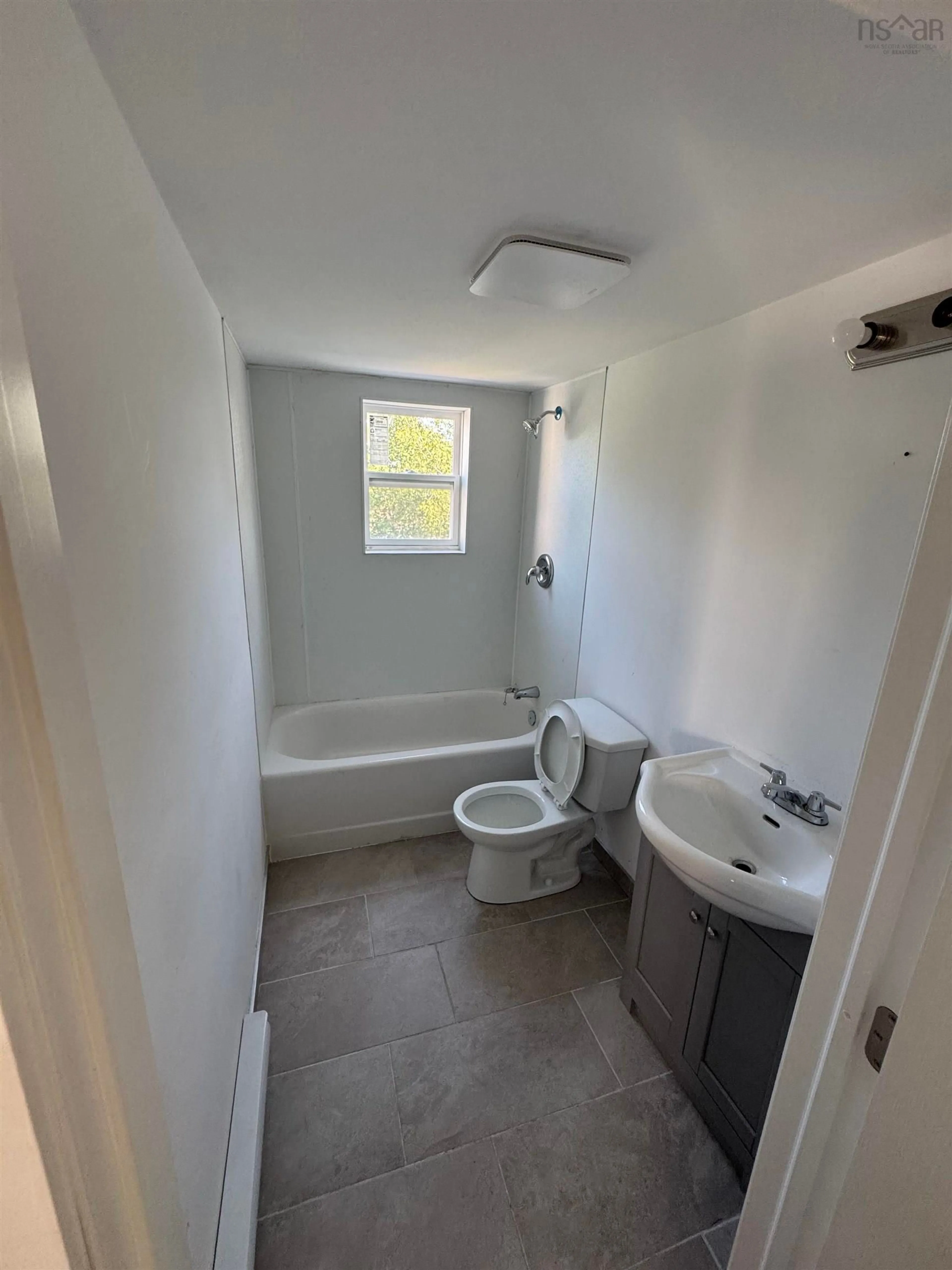 A pic of a room for 9 Stanley St, North Sydney Nova Scotia B2A 1S7