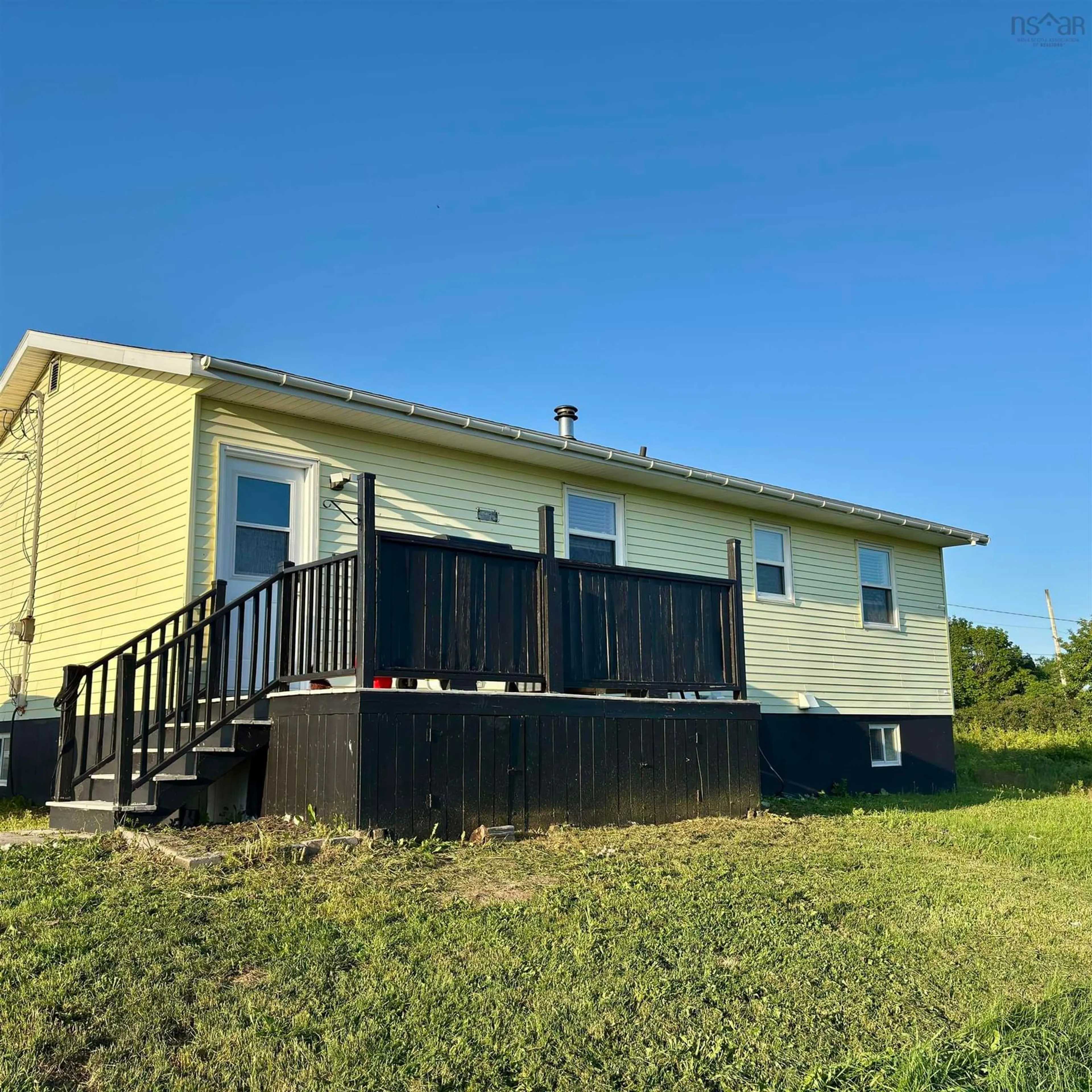 Home with vinyl exterior material, building for 45 King St, Scotchtown Nova Scotia B1H 1C7