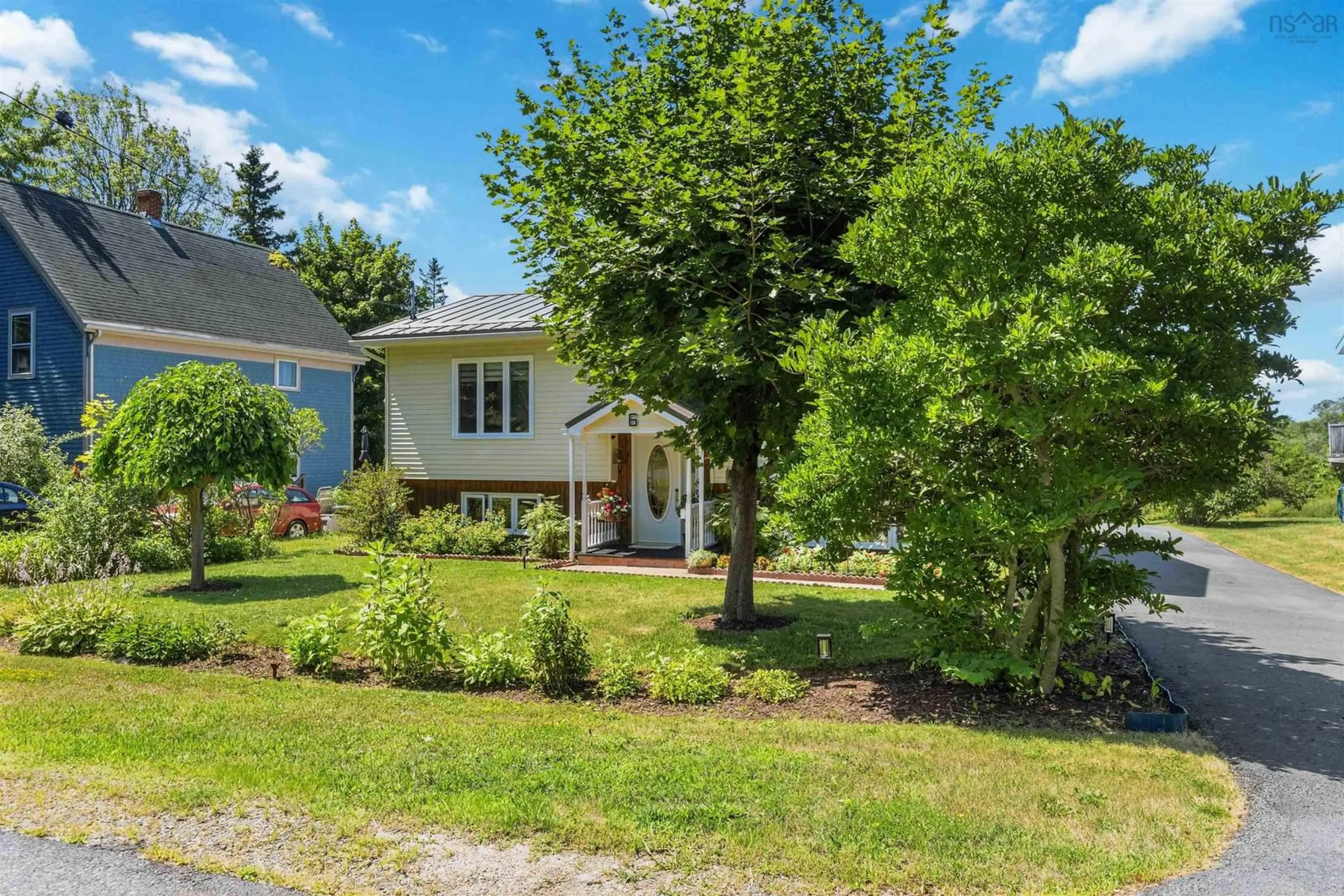 A pic from outside/outdoor area/front of a property/back of a property/a pic from drone, street for 6 Iona Rd, Wolfville Nova Scotia B4P 2H1