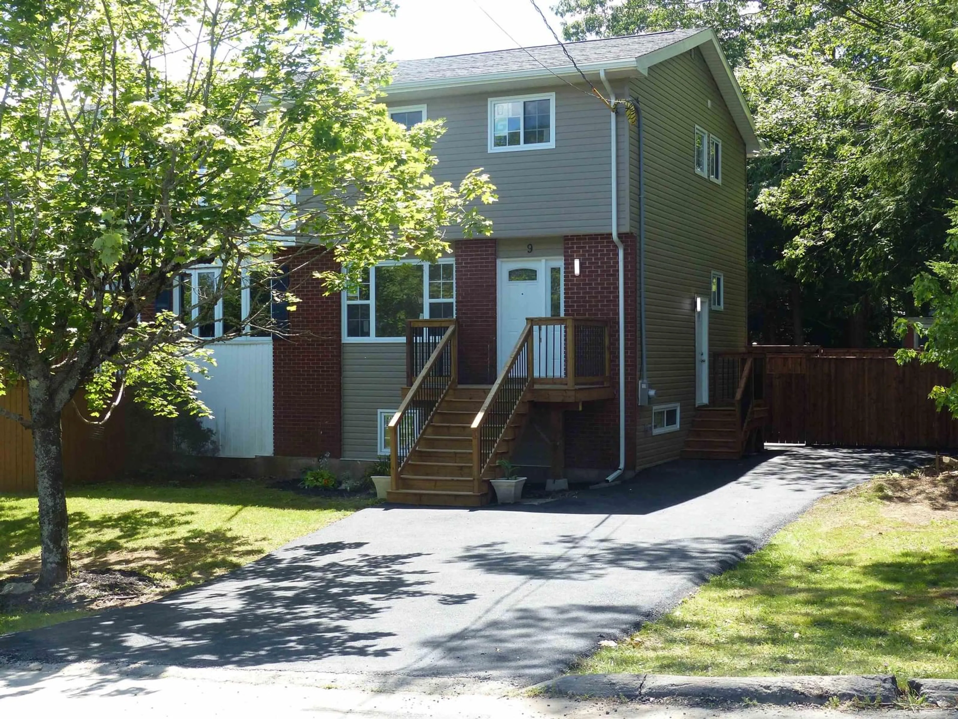 Unknown for 9 Gordon Crt, Lower Sackville Nova Scotia B4E 1W5