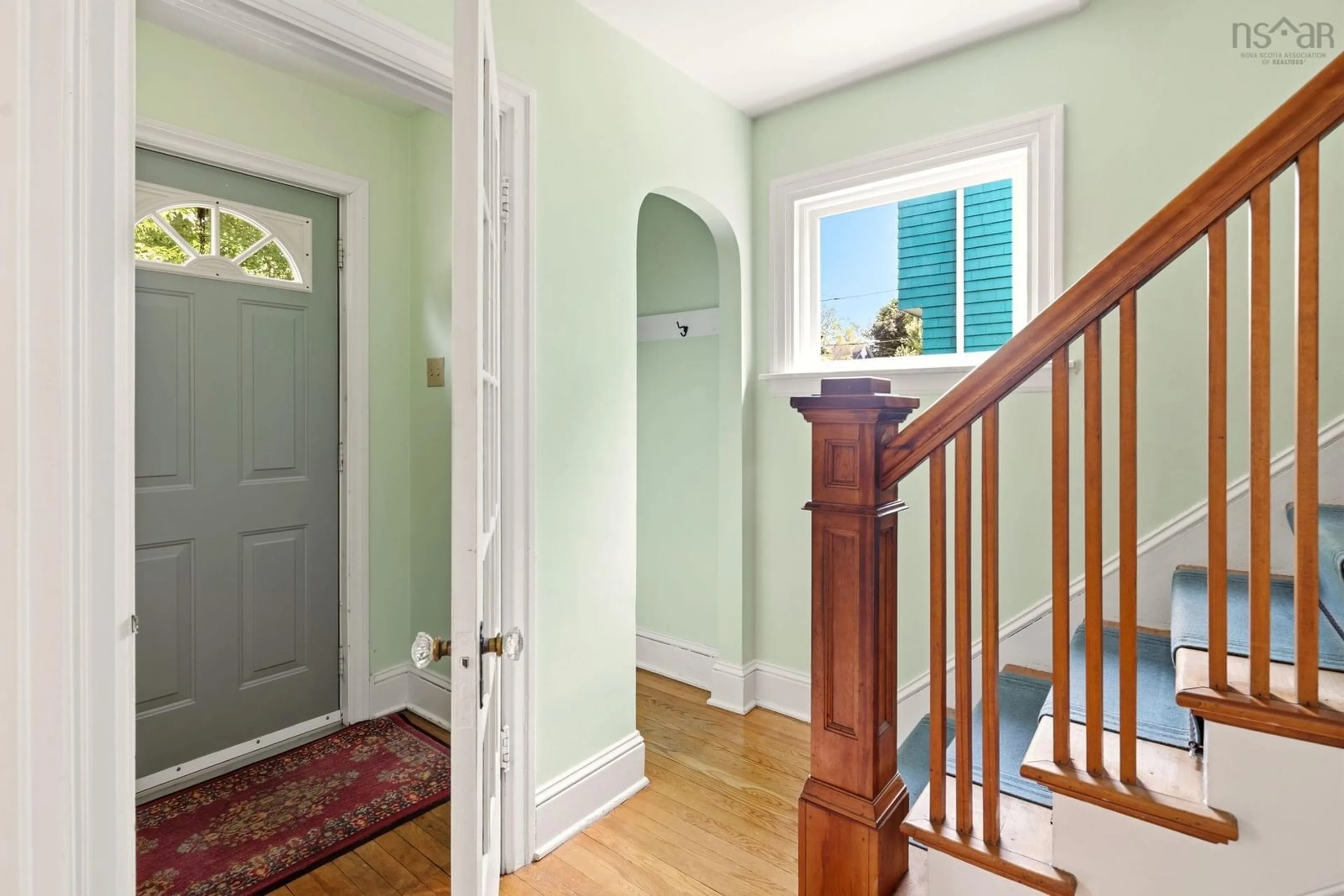 Indoor entryway for 828 Bridges Street, Halifax Nova Scotia B3H 2Z7