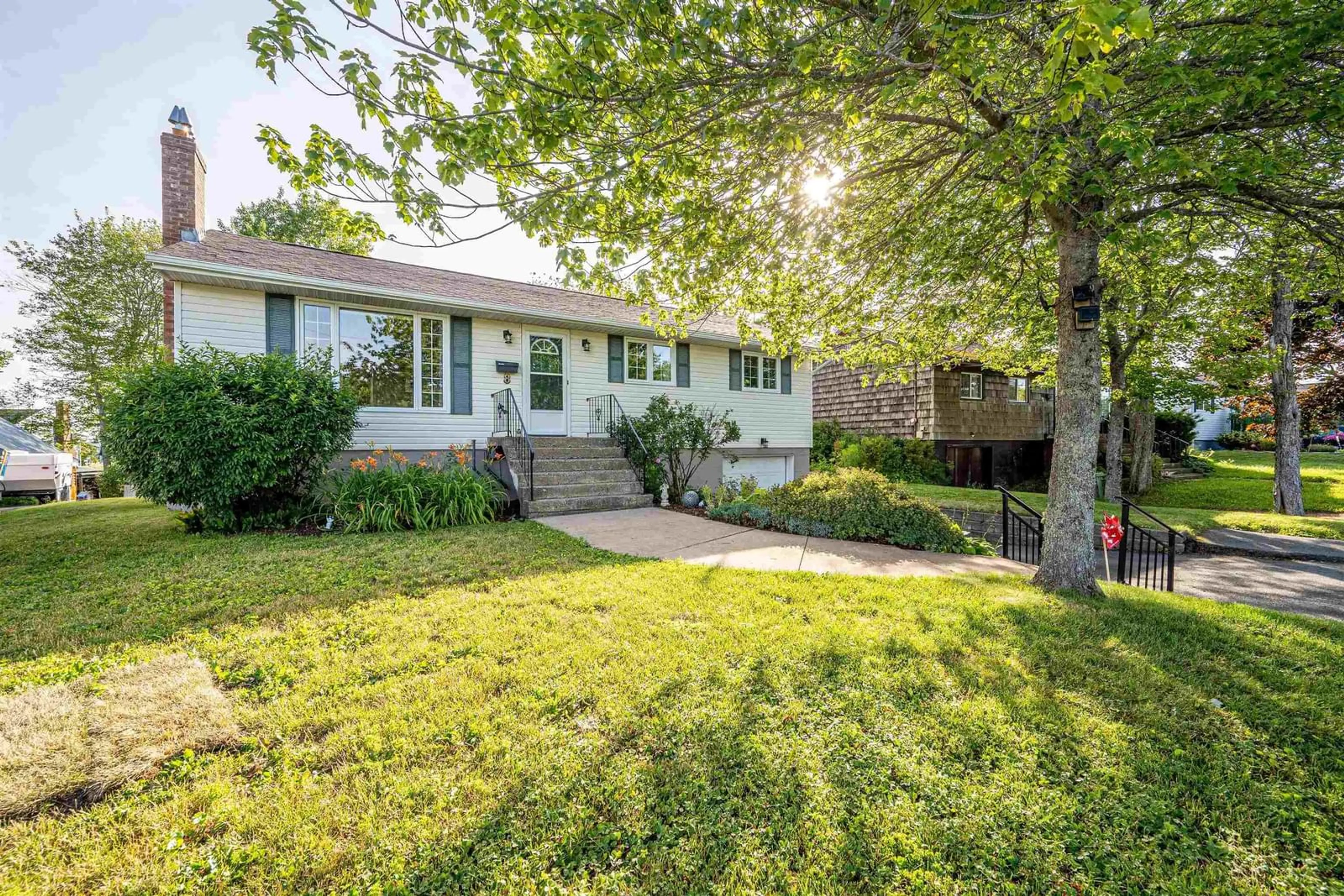 Unknown for 8 Windward Ave, Dartmouth Nova Scotia B2W 2H1