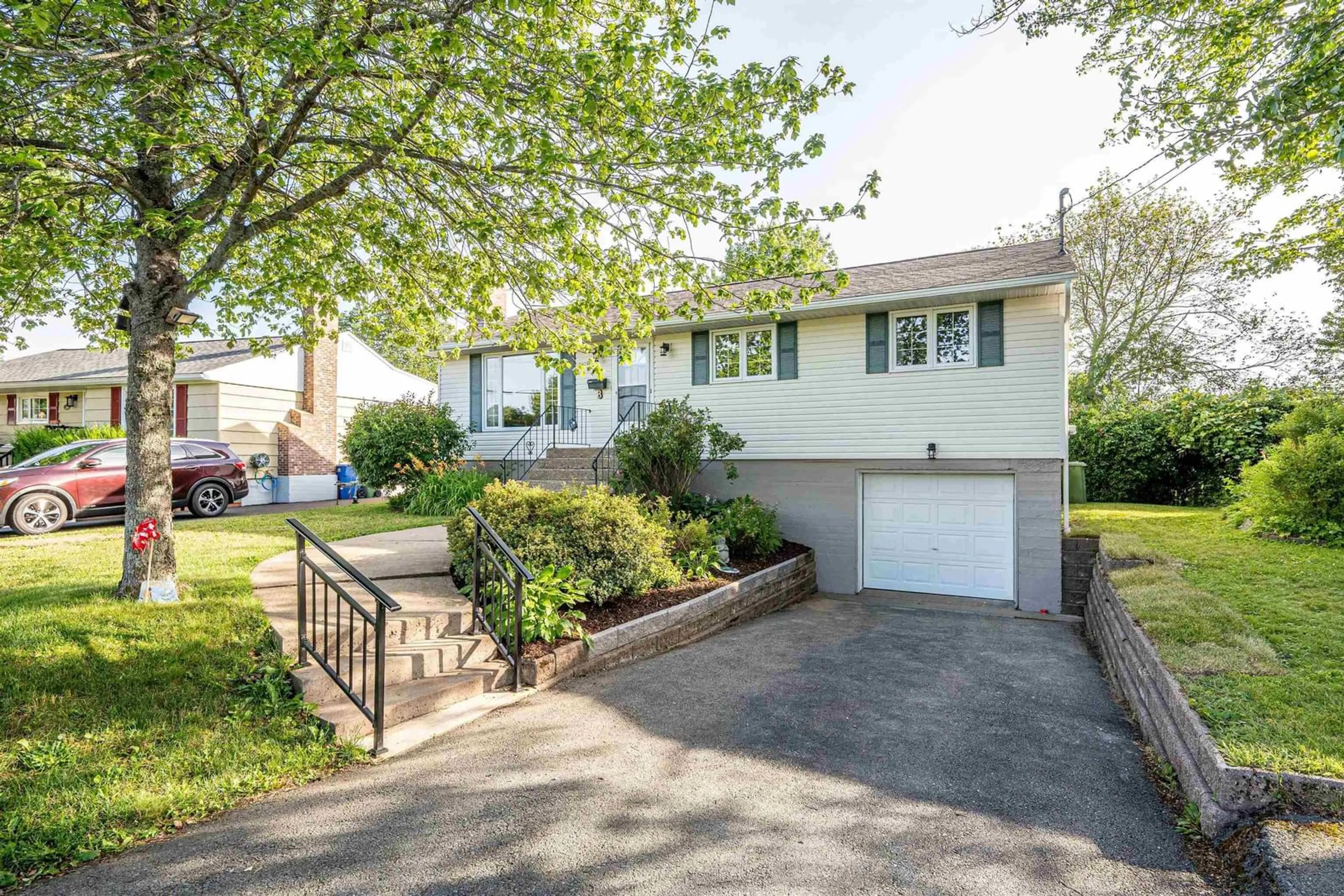 Unknown for 8 Windward Ave, Dartmouth Nova Scotia B2W 2H1