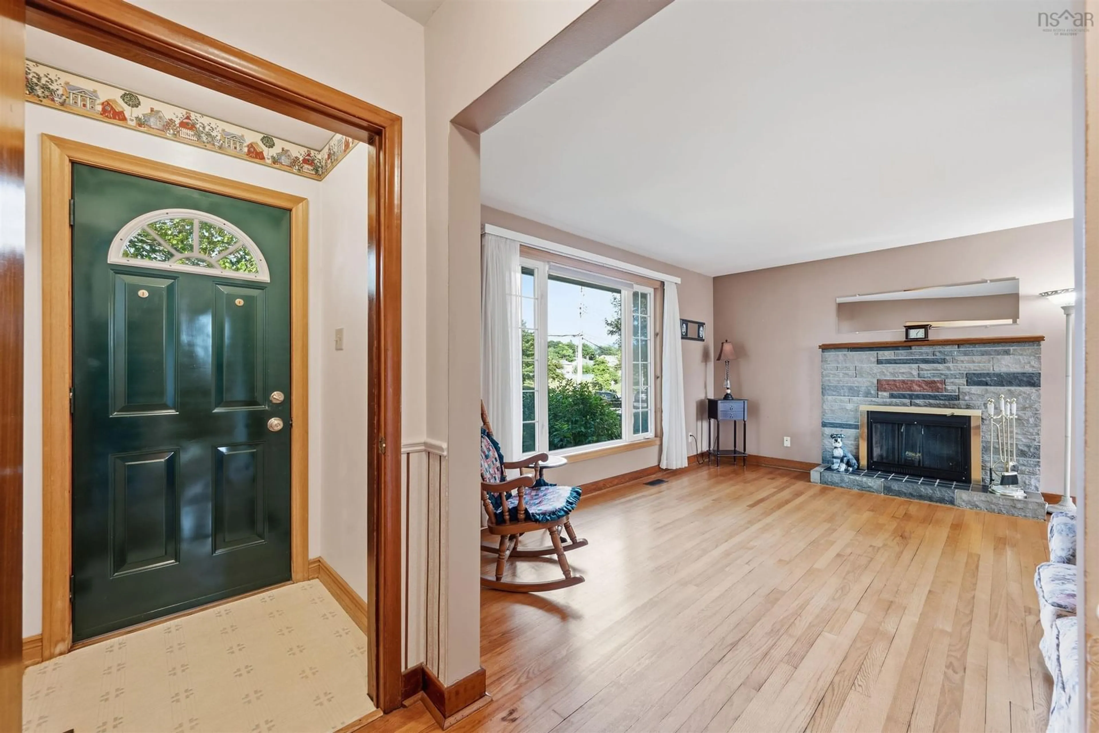 Indoor foyer for 8 Windward Ave, Dartmouth Nova Scotia B2W 2H1