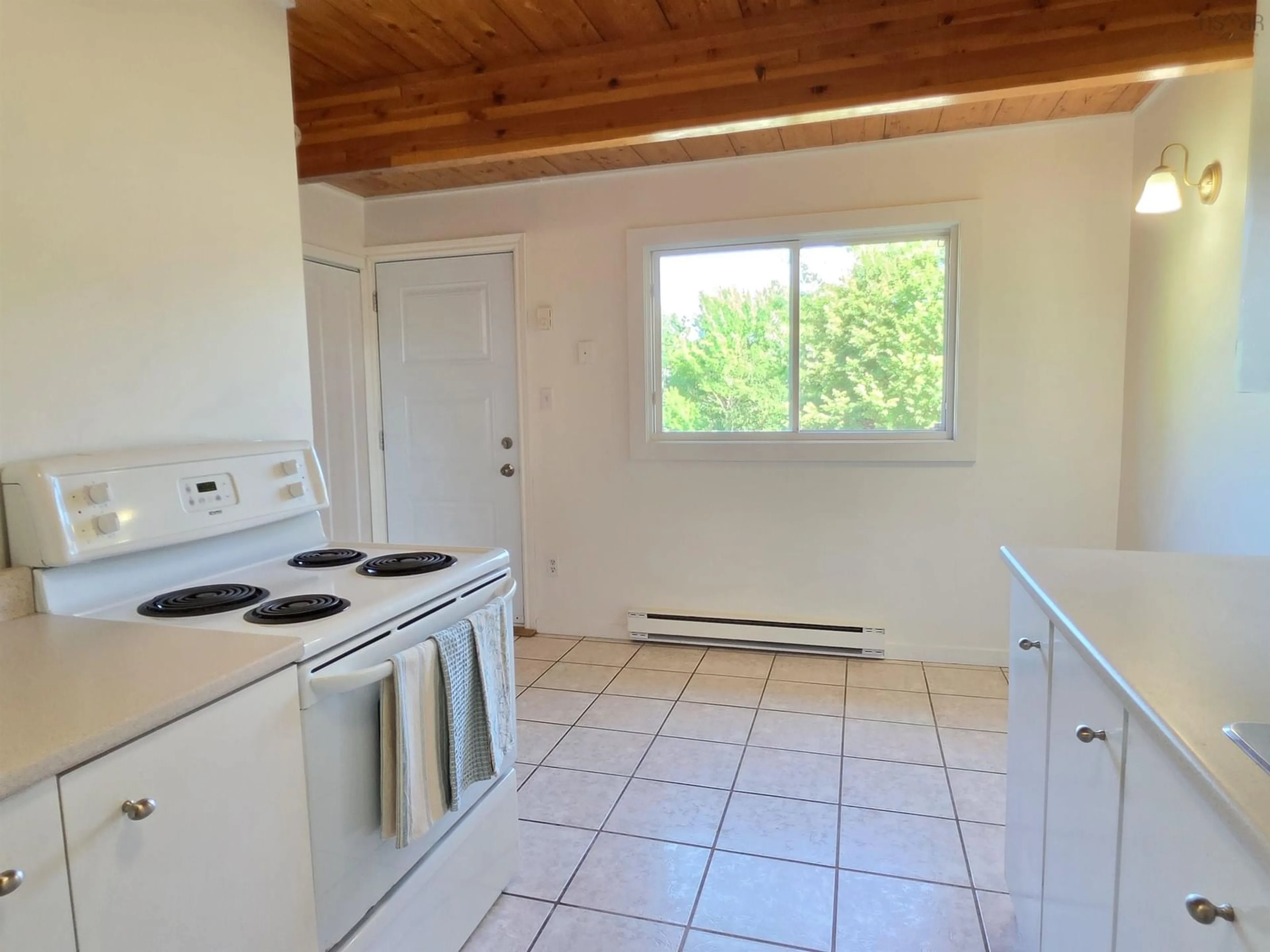 Standard kitchen, unknown for 27 Drumdonald Rd, Halifax Nova Scotia B3P 2L1