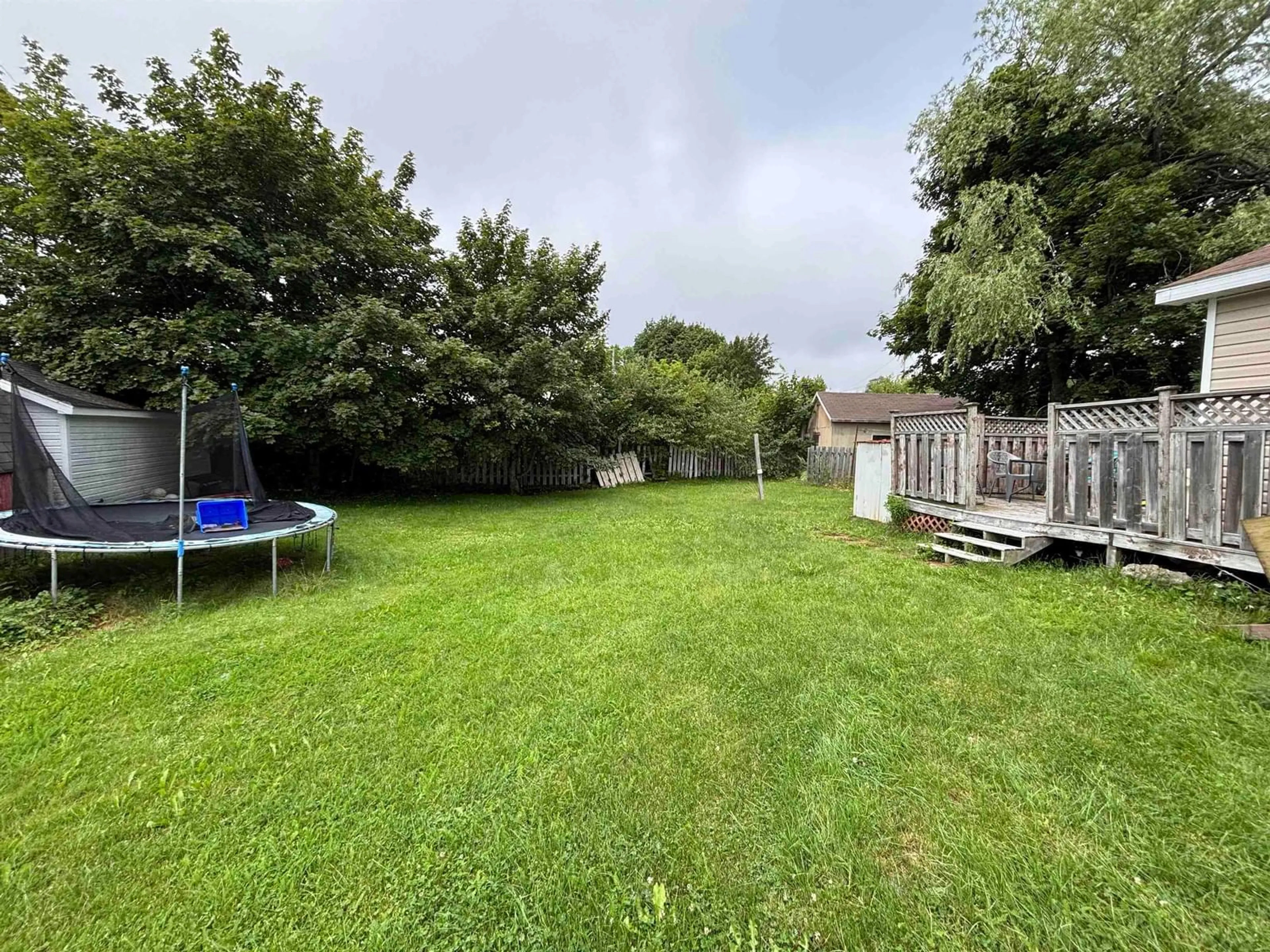 A pic from outside/outdoor area/front of a property/back of a property/a pic from drone, unknown for 42 Clifford St, North Sydney Nova Scotia B2A 1X3