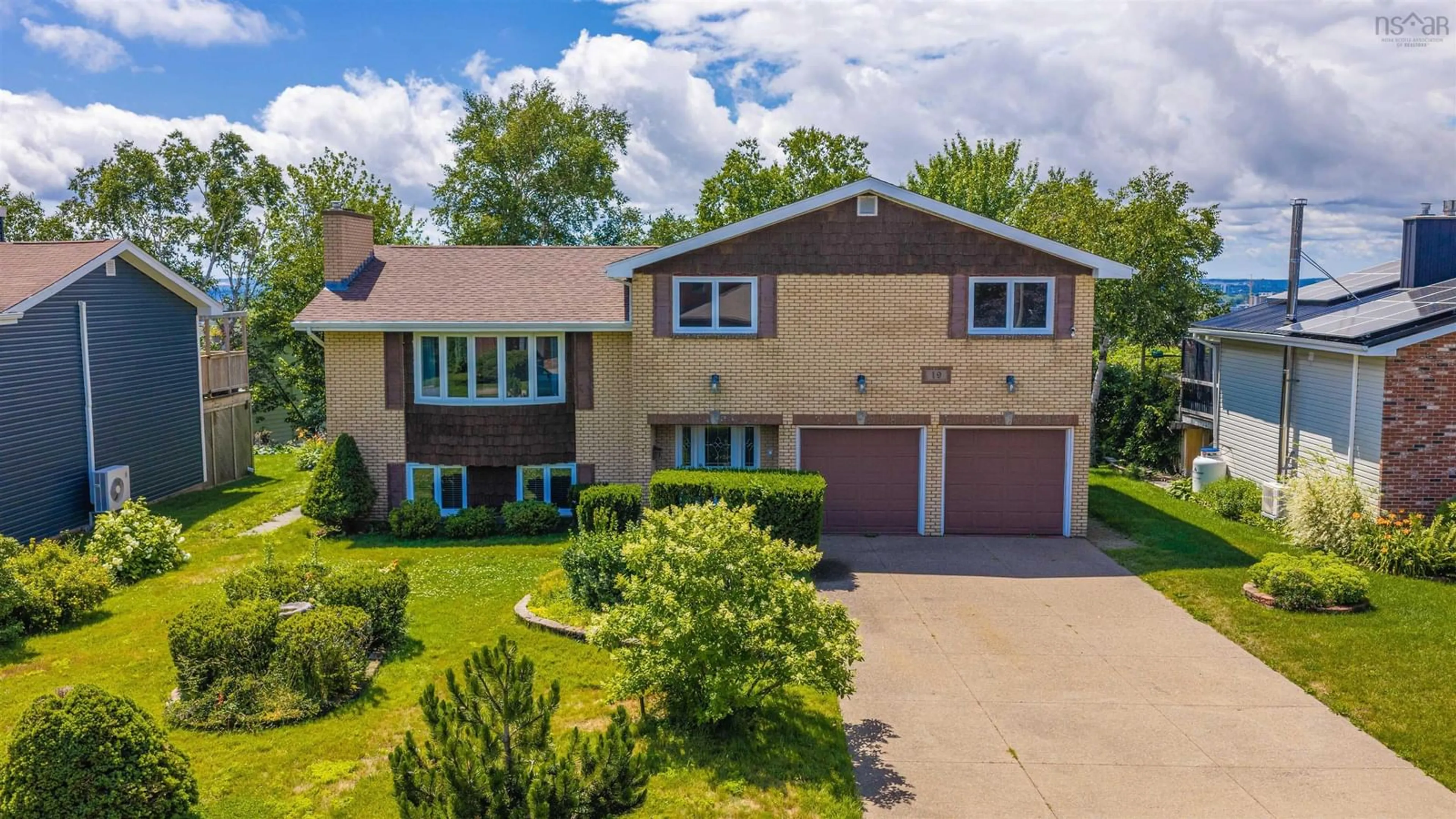 A pic from outside/outdoor area/front of a property/back of a property/a pic from drone, unknown for 19 Bayswater Rd, Dartmouth Nova Scotia B2W 4H2
